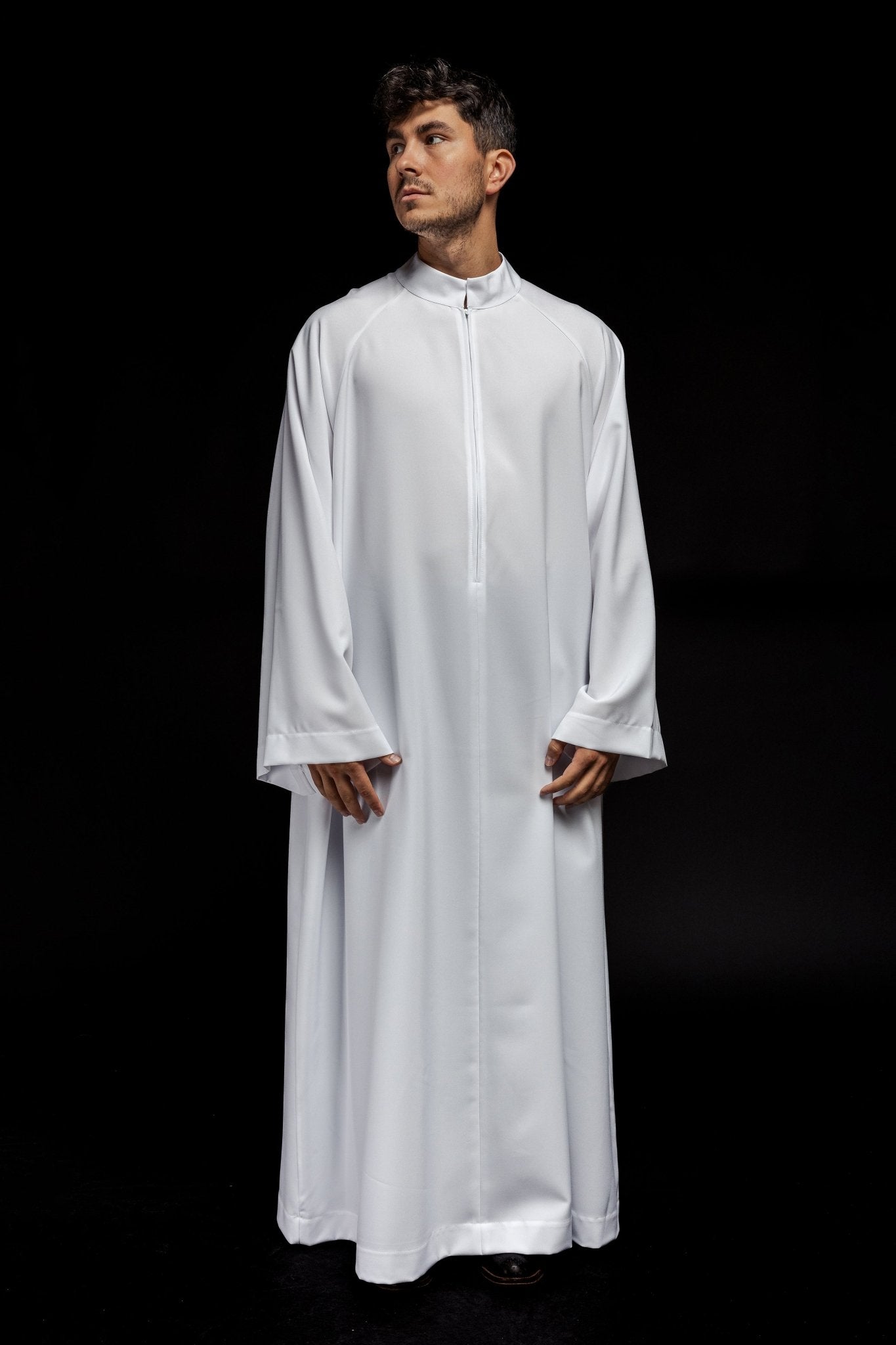 Alva sacerdotal branca com zíper frontal
