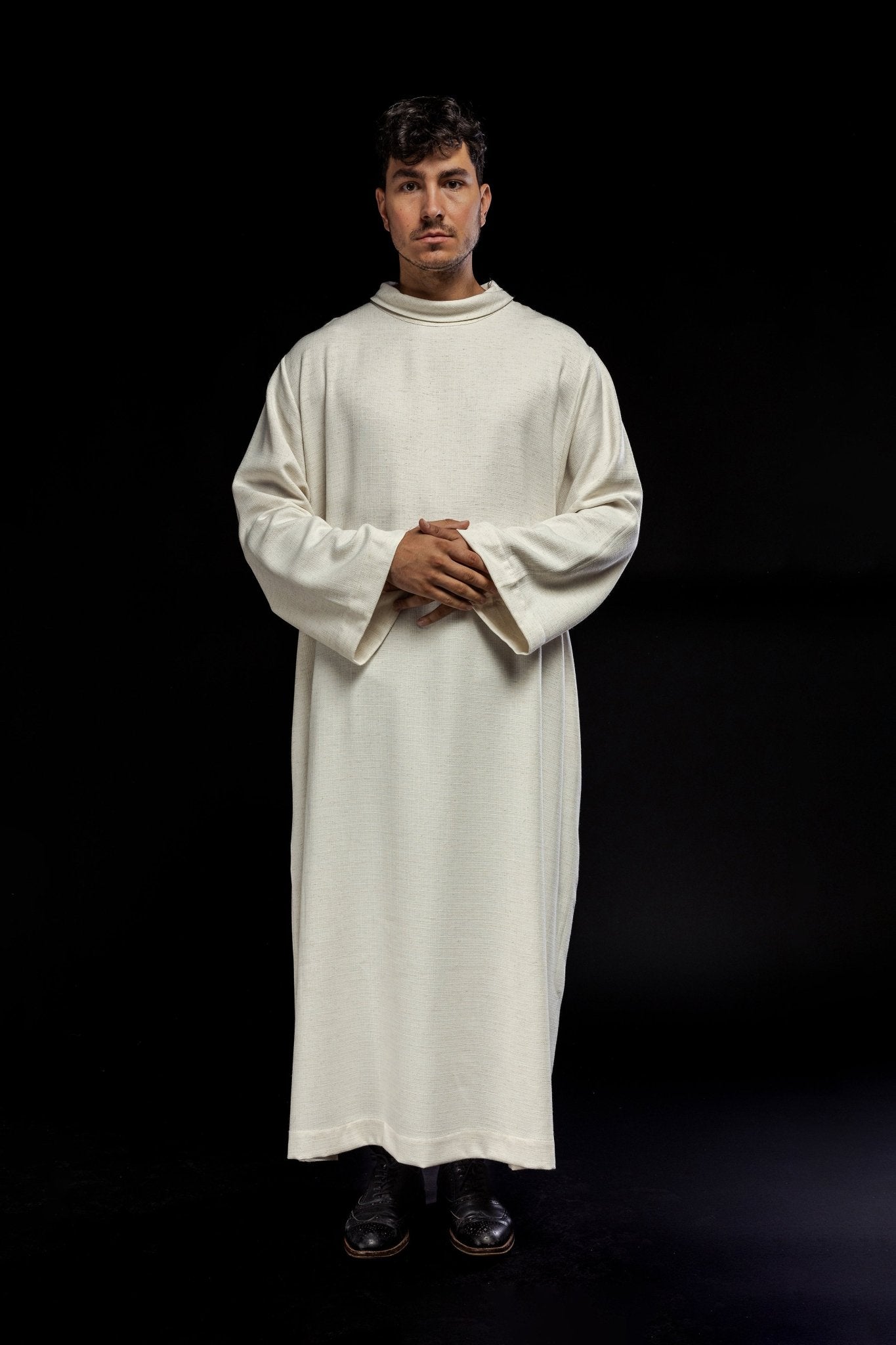 Alva sacerdotal em linho com tecido de trama natural