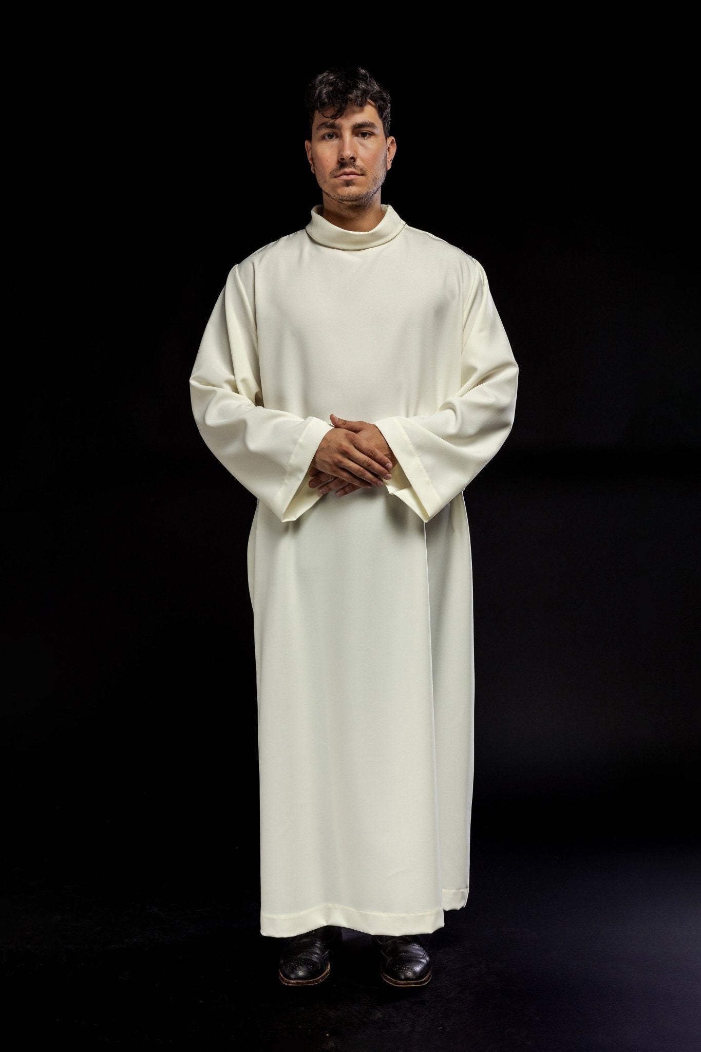 Alva sacerdotal lisa creme