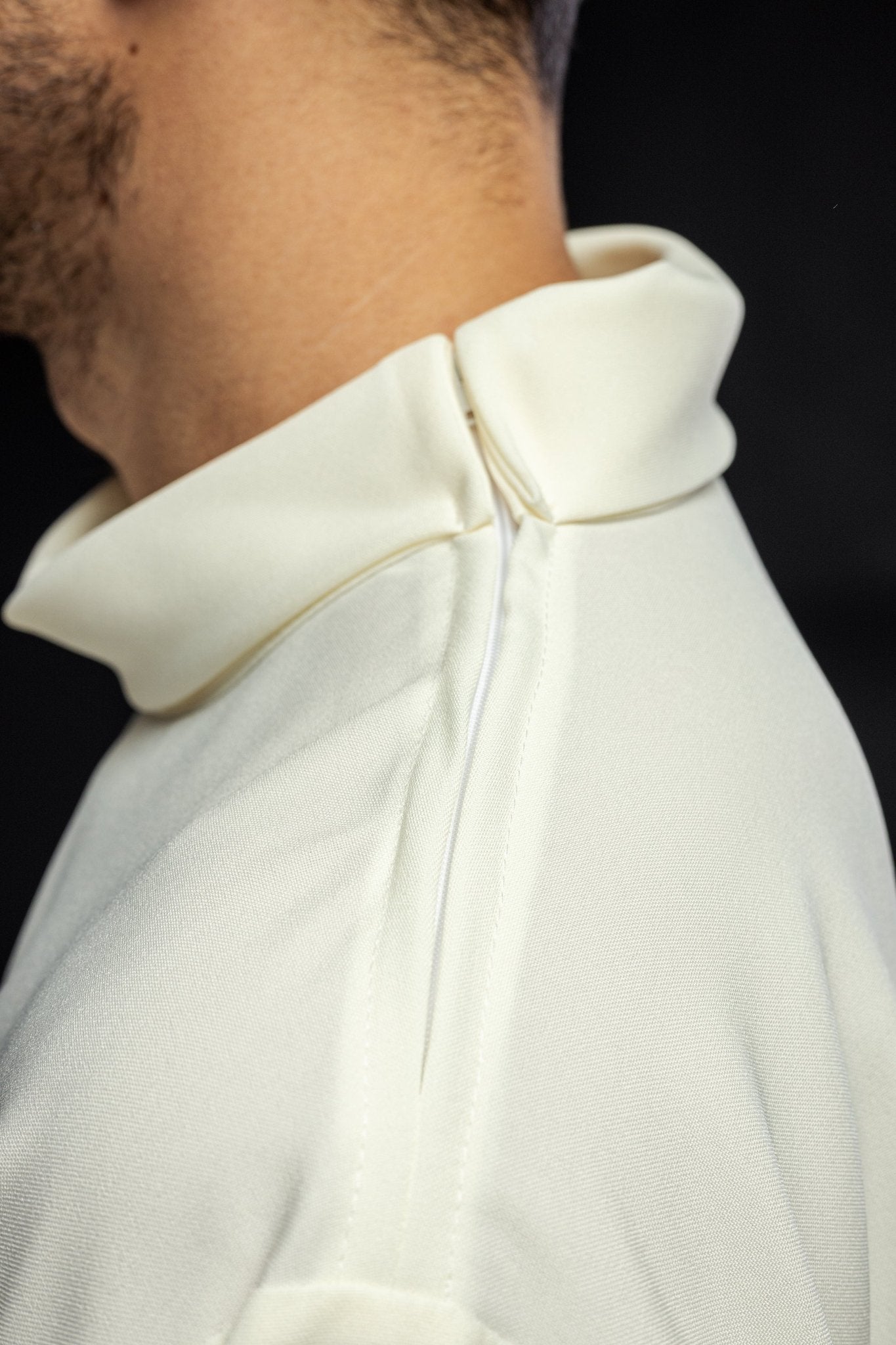 Alva sacerdotal lisa creme