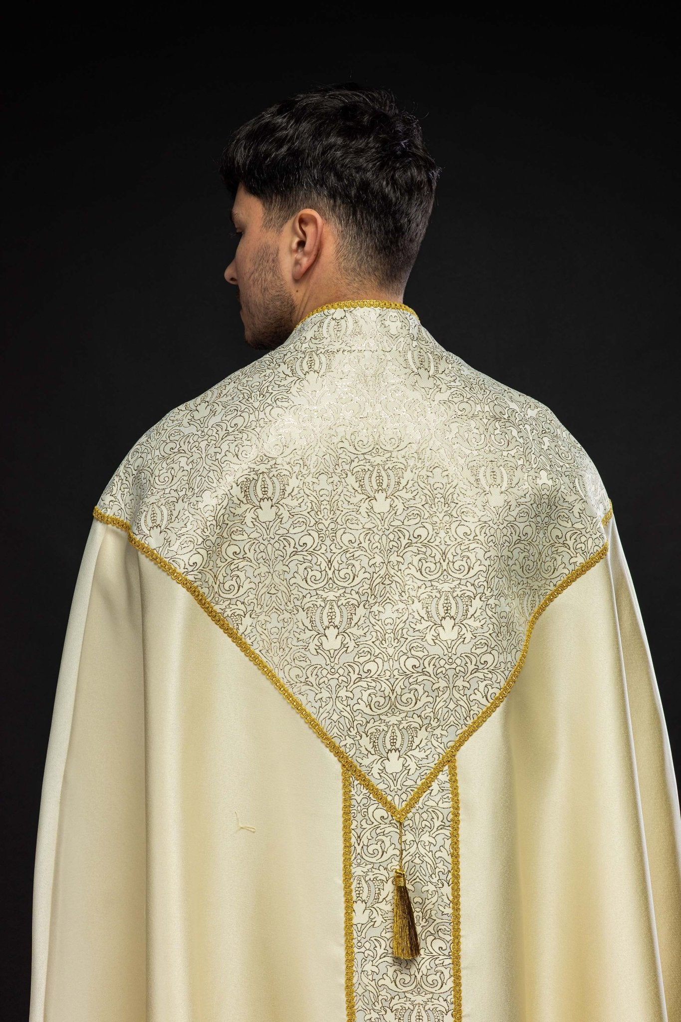 Capa de asperges creme com bordado e tecido jacquard