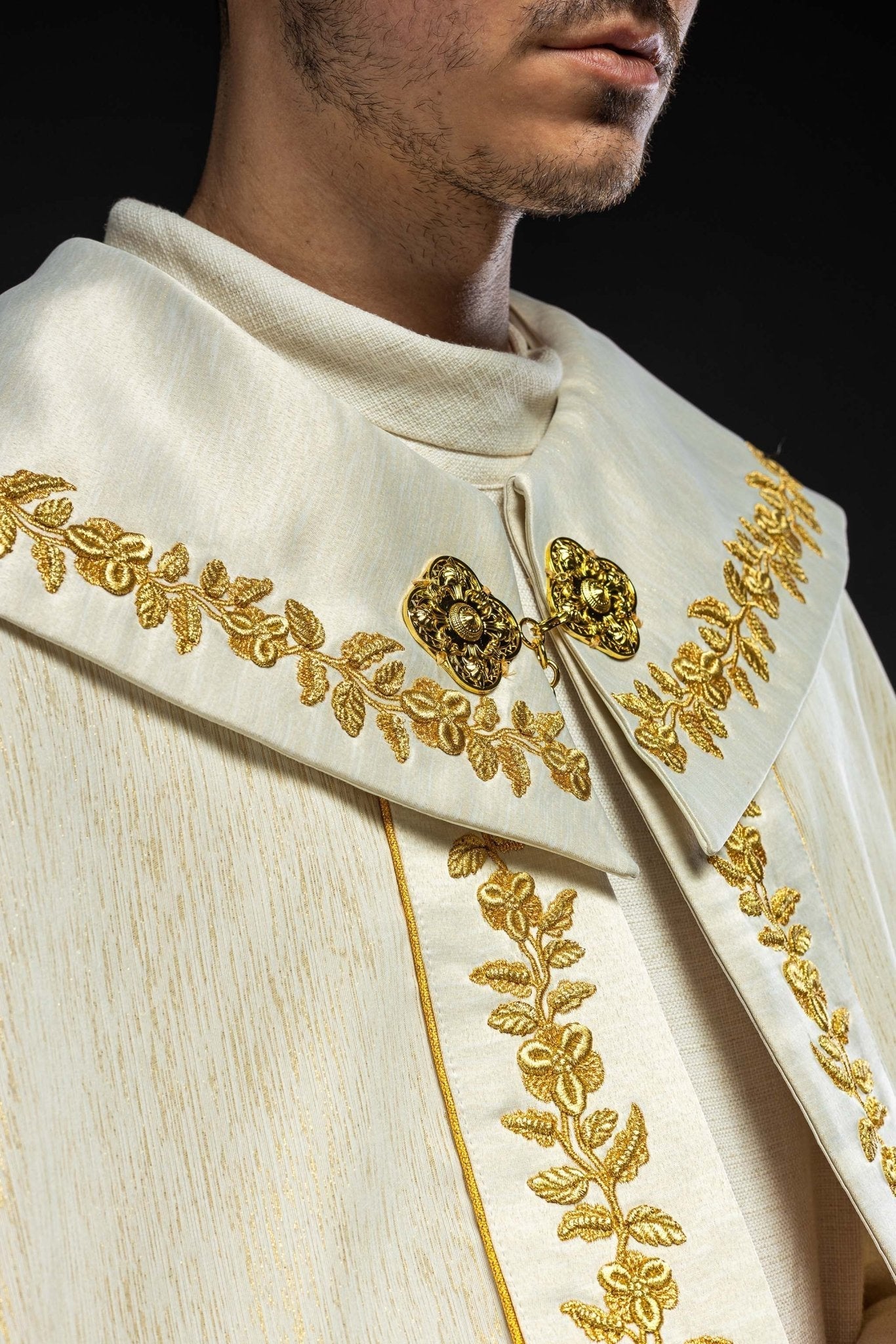 Capa de asperges mariana bordada creme
