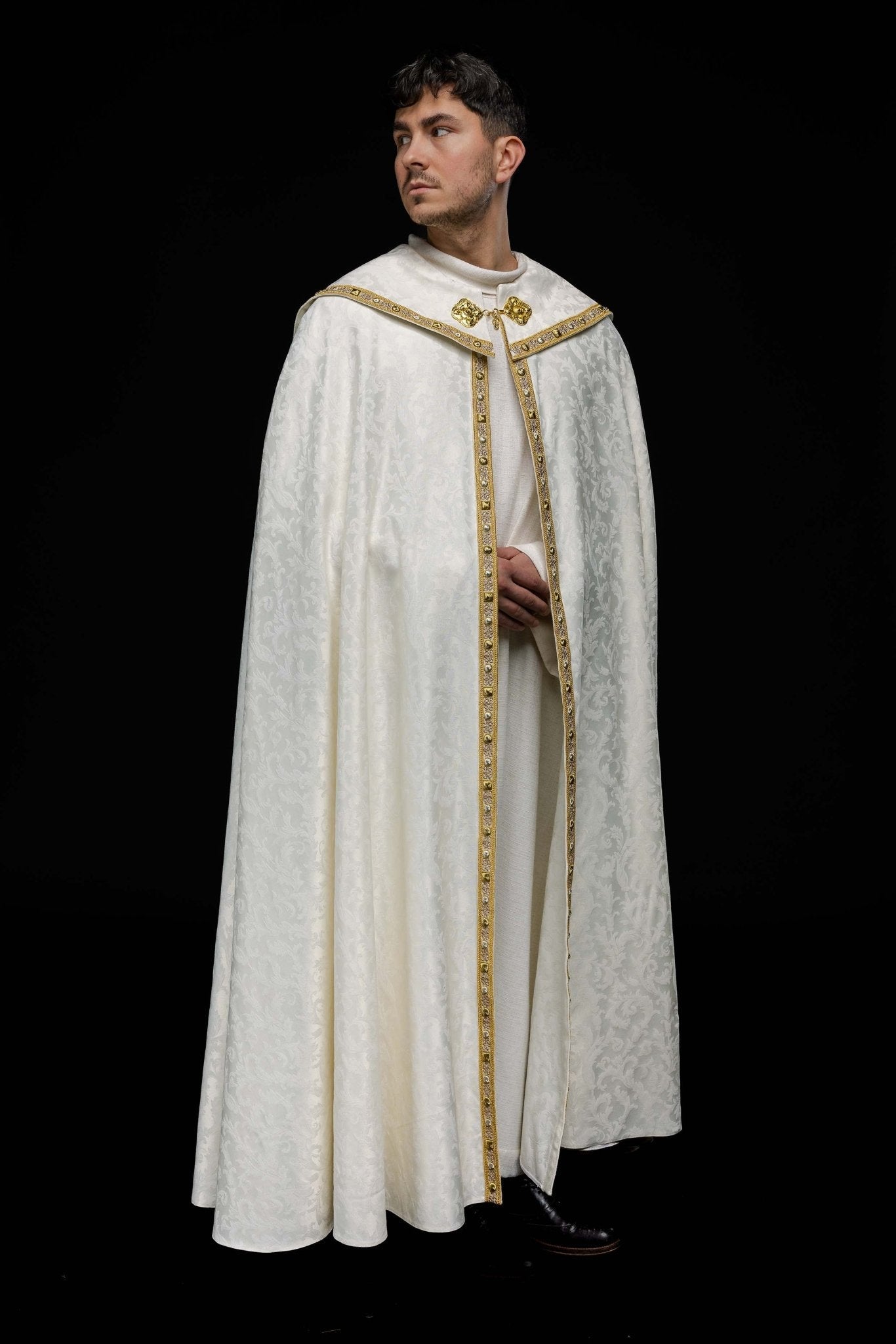Capa de asperges com Cordeiro Pascal confeccionada em tecido ornamental