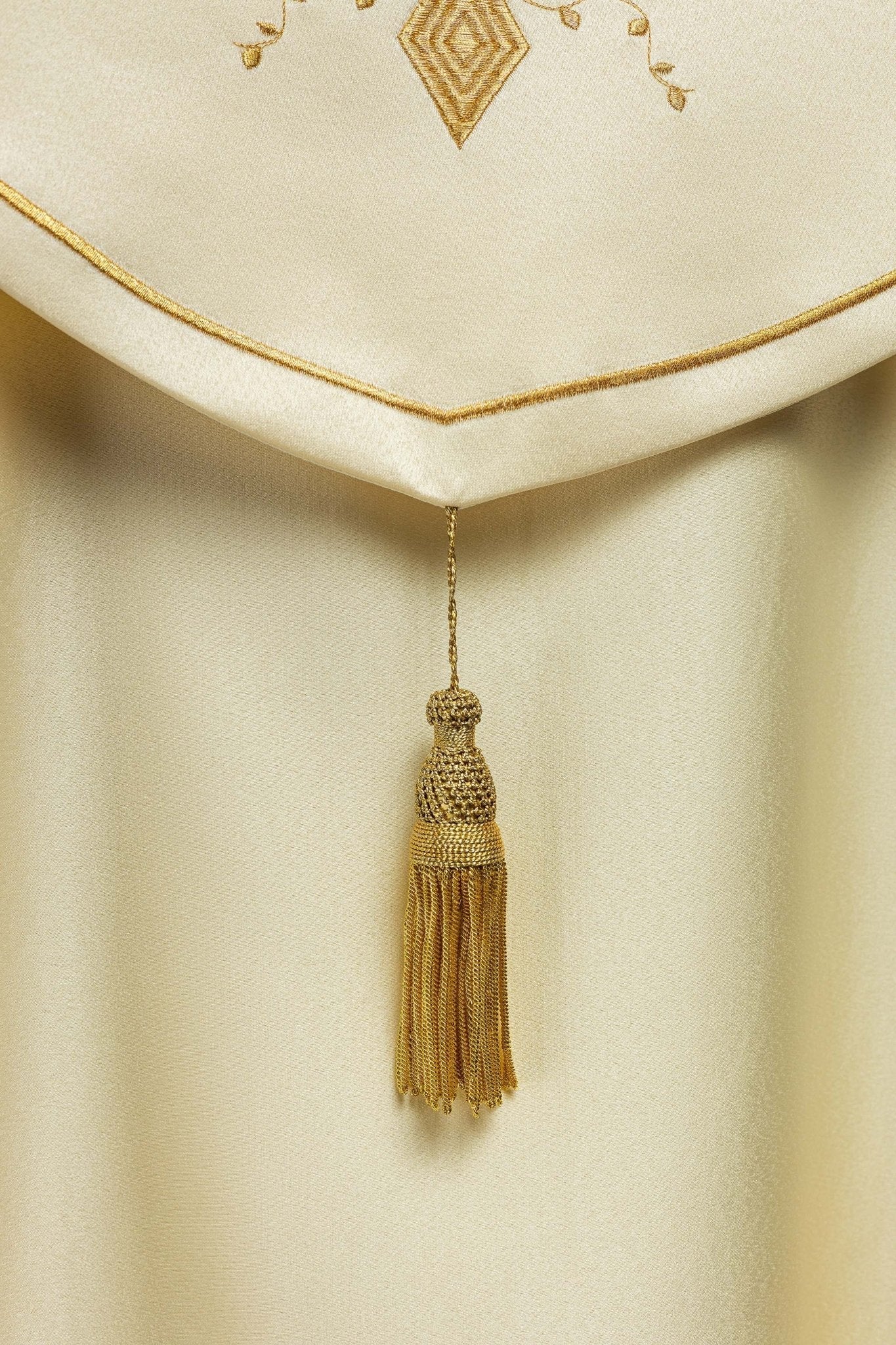 Capa de asperges litúrgica bordada creme
