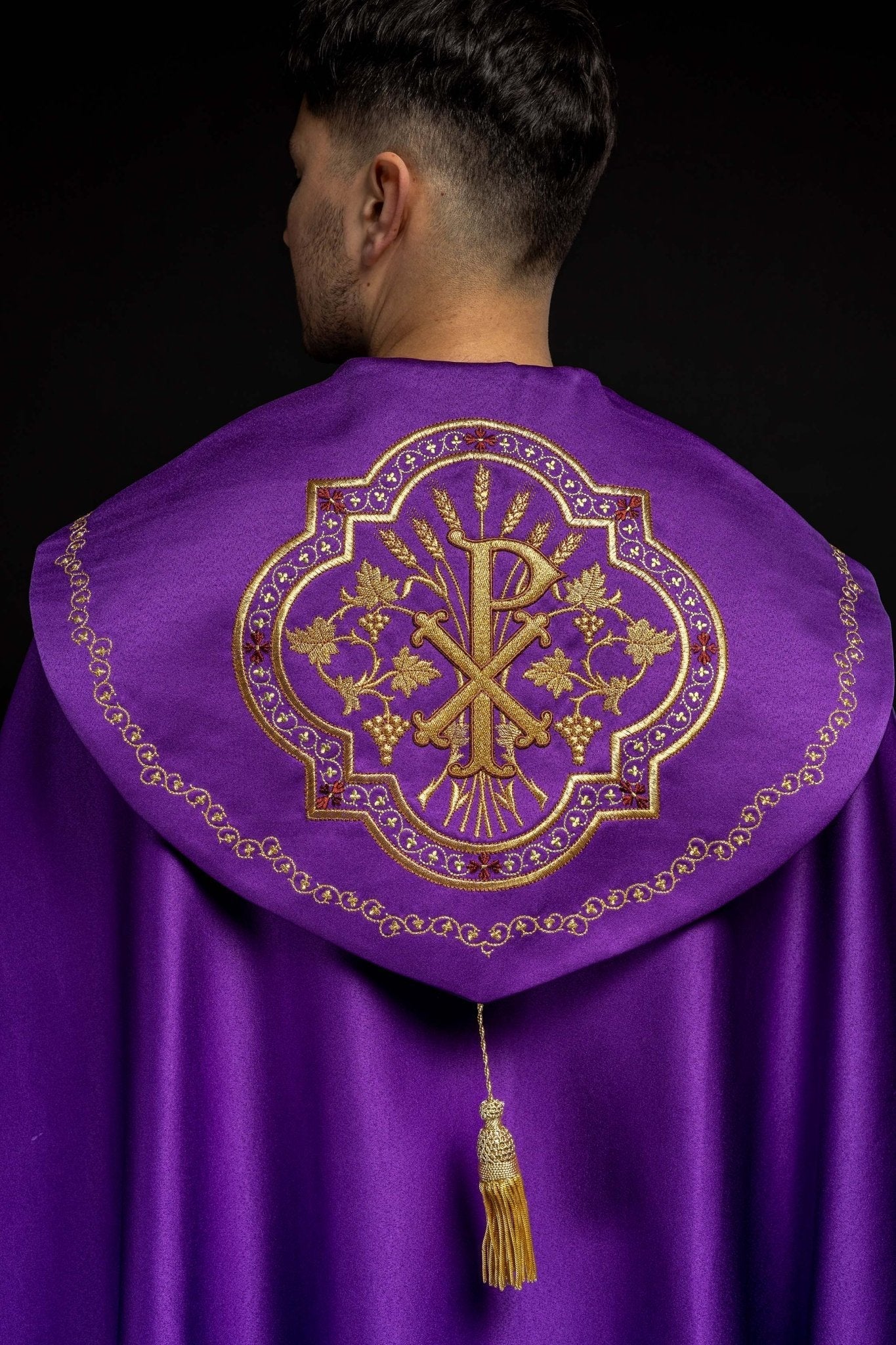 Capa de asperges eucarística monograma Chi-Rho roxa