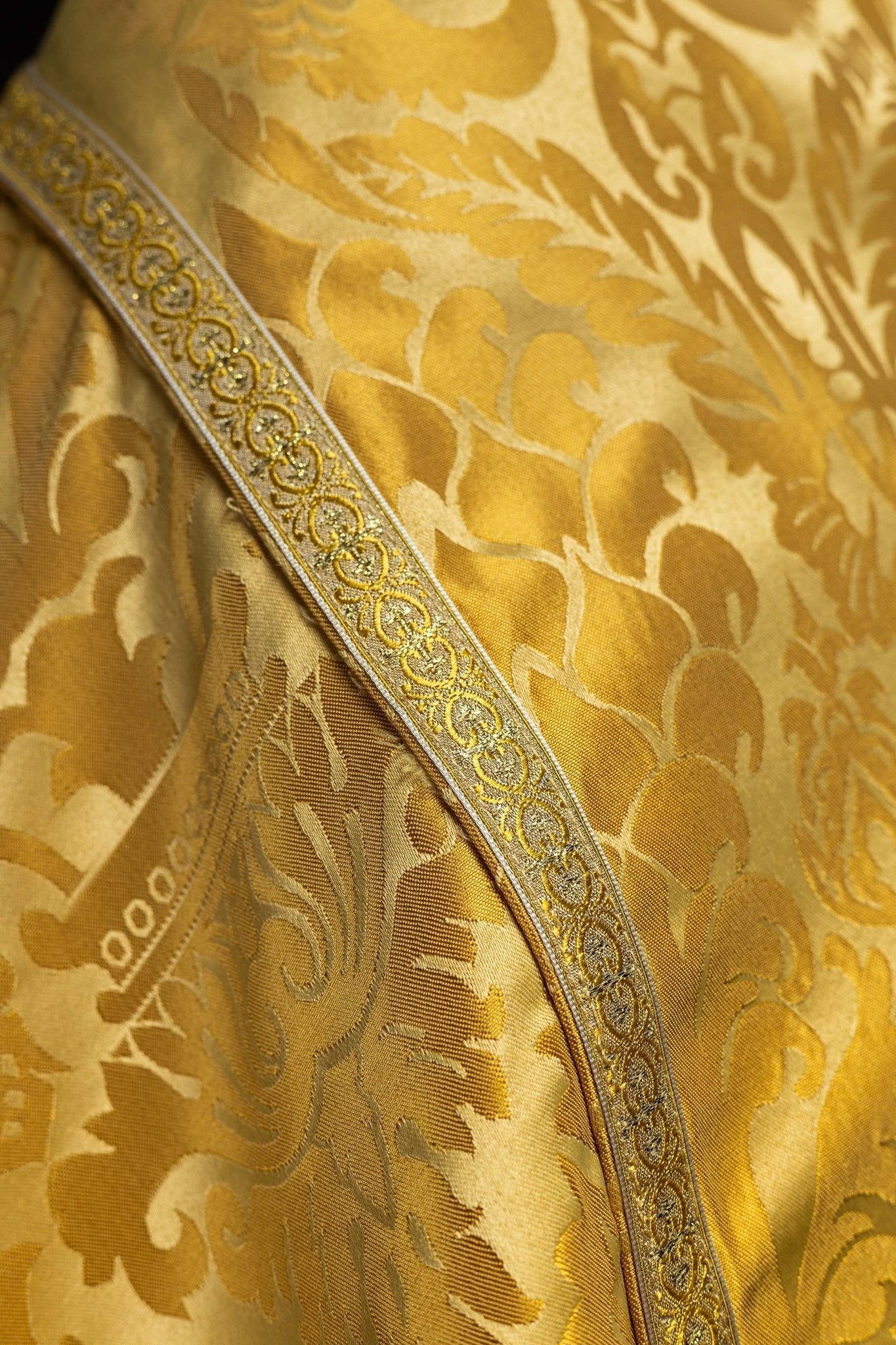 Capa de asperges romana lisa em jacquard