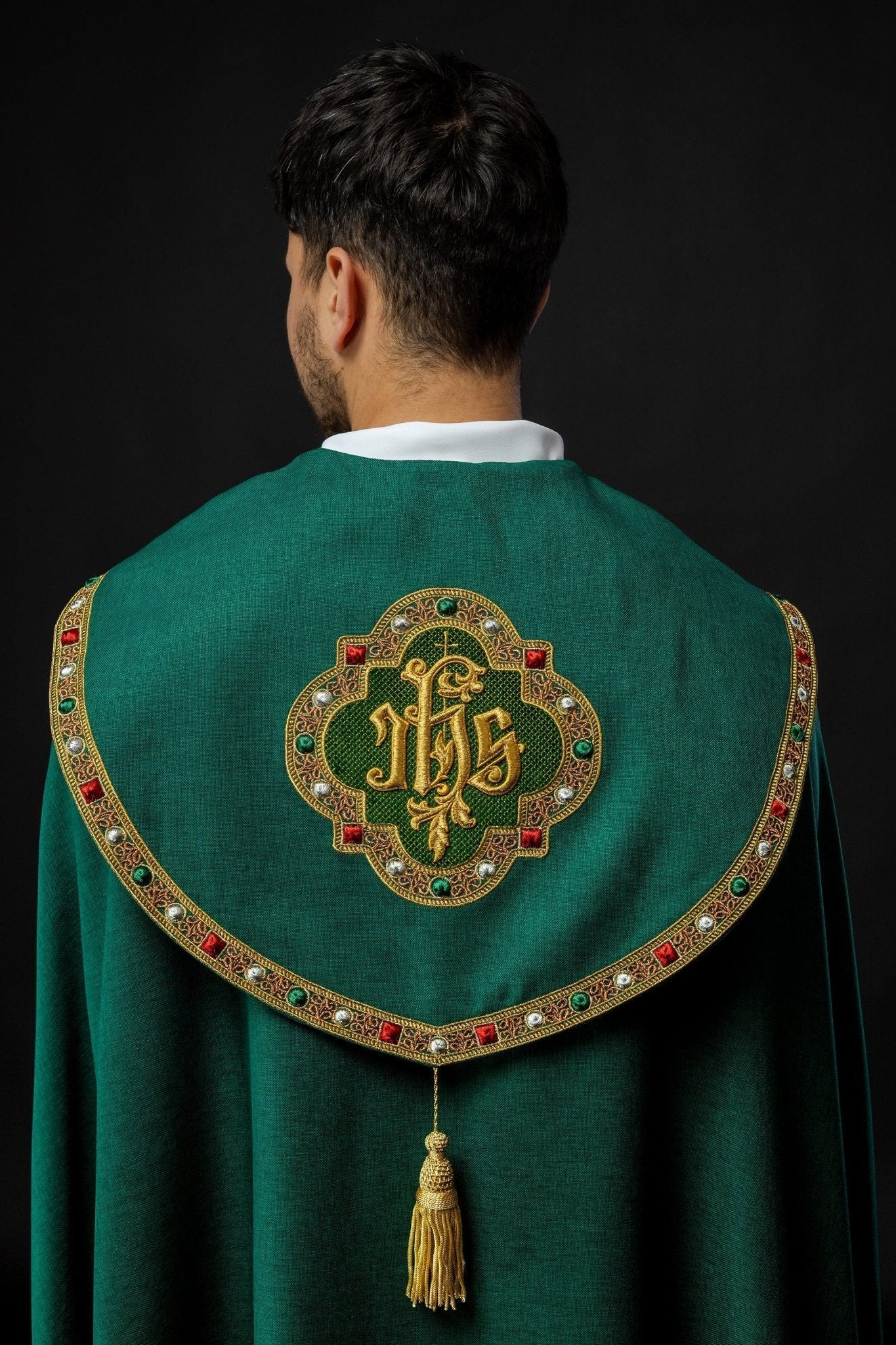 Capa de asperges verde com IHS dourado