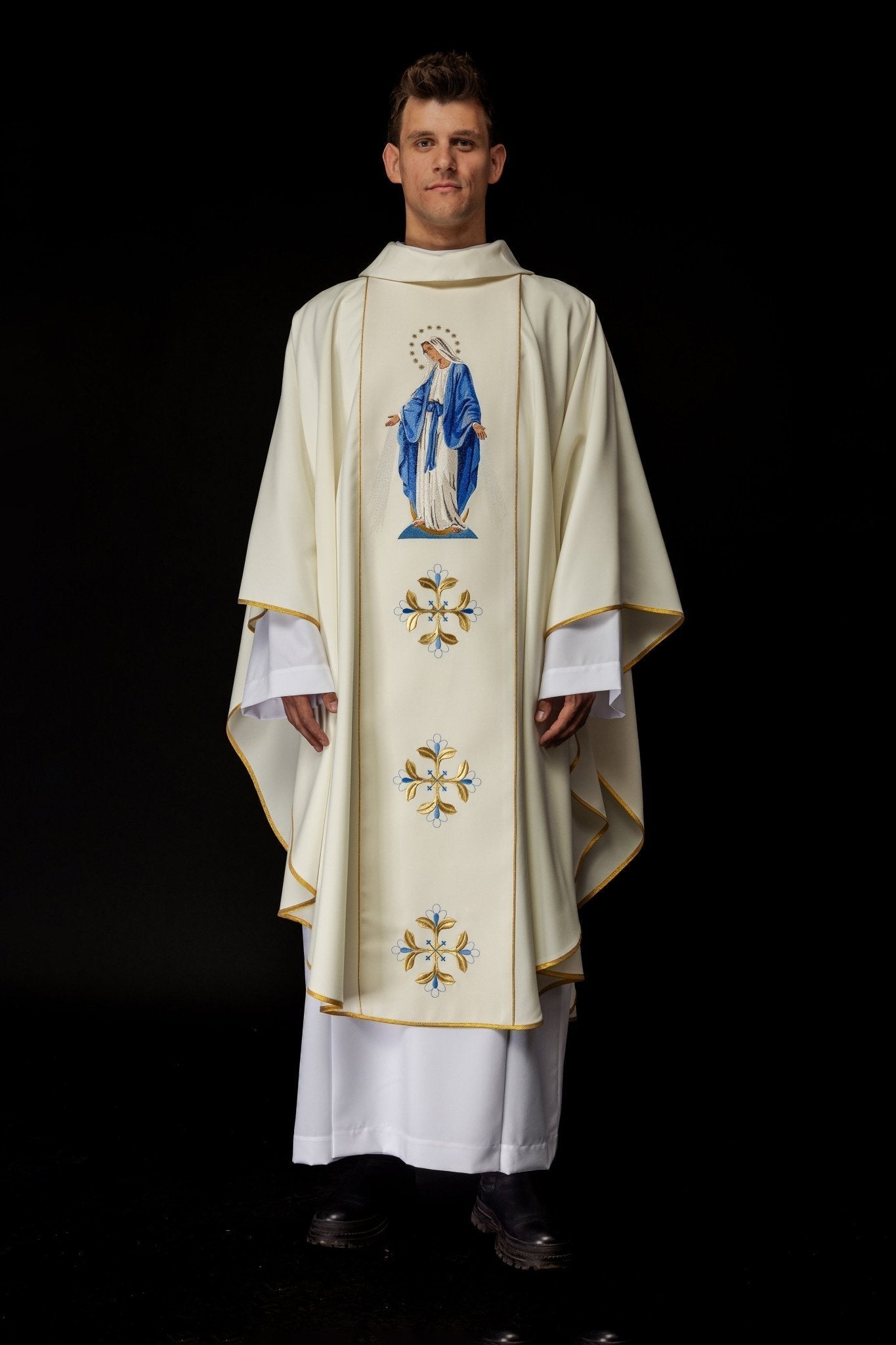 Casula bordada com imagem de Nossa Senhora da Imaculada Conceição