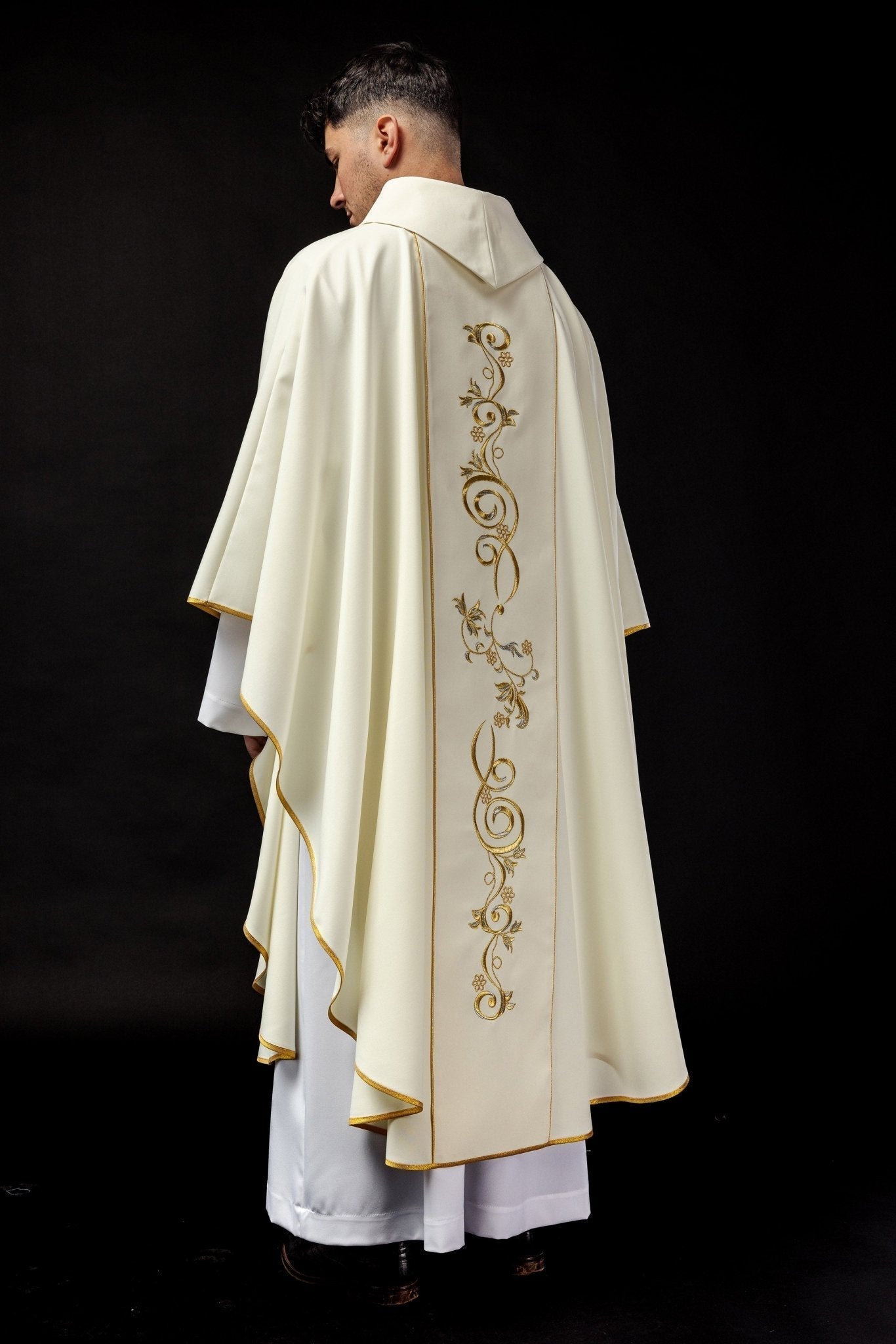 Casula bordada com imagem de Santo Antônio