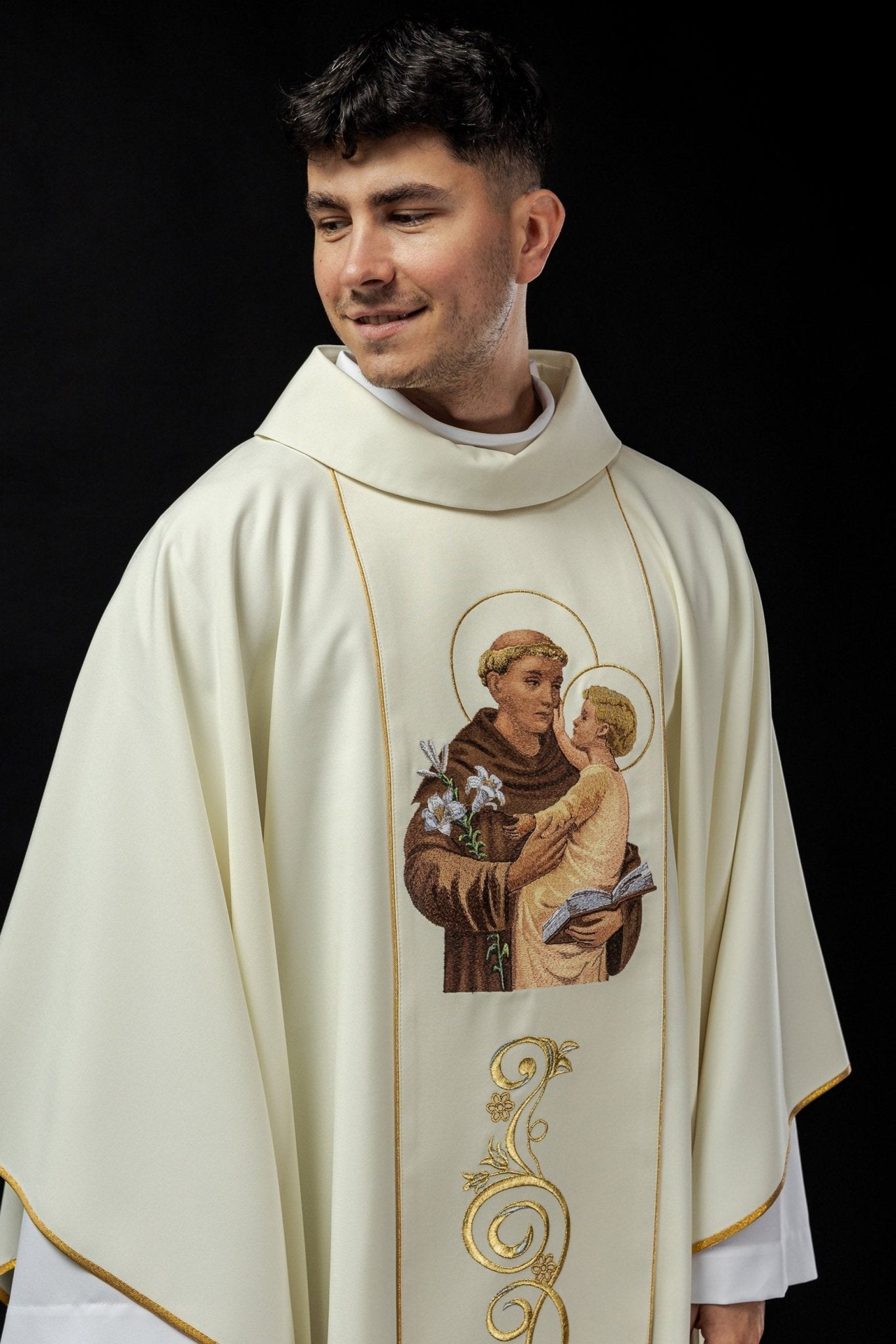 Casula bordada com imagem de Santo Antônio