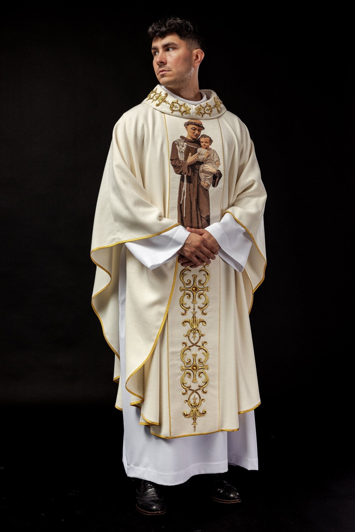 Casula bordada com imagem de Santo Antônio