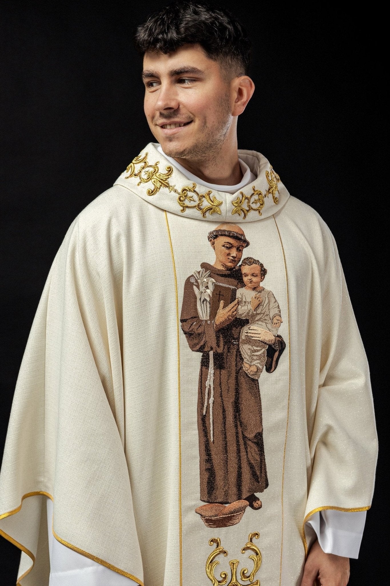 Casula bordada com imagem de Santo Antônio