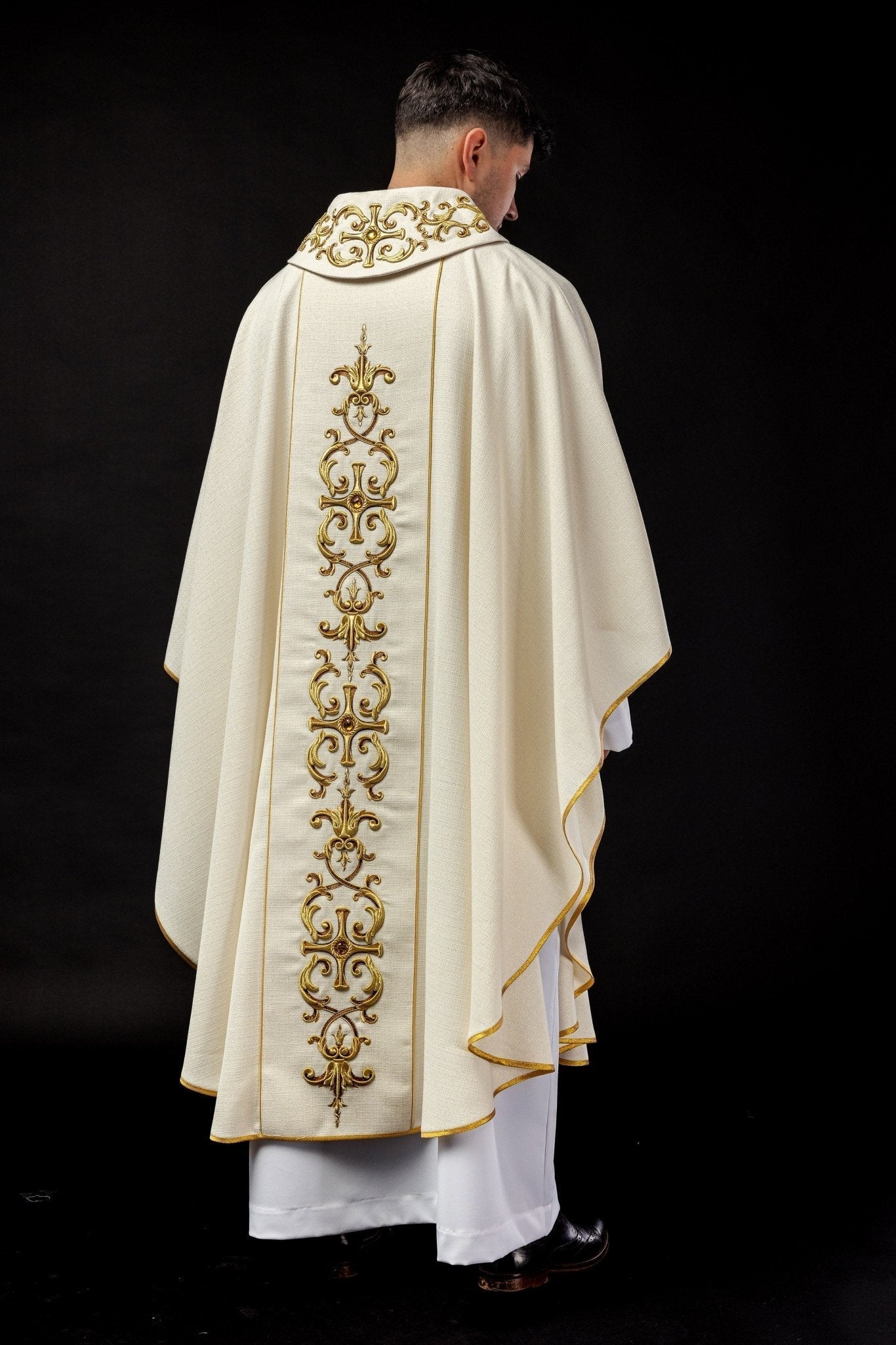 Casula bordada com imagem de Santo Antônio