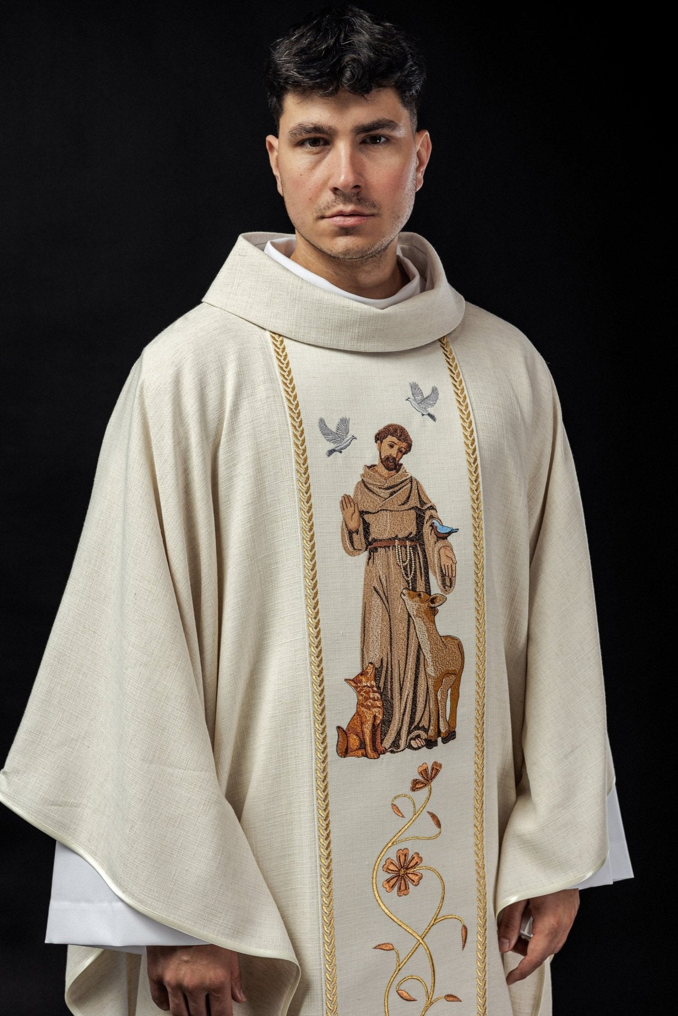 Casula bordada com imagem de São Francisco