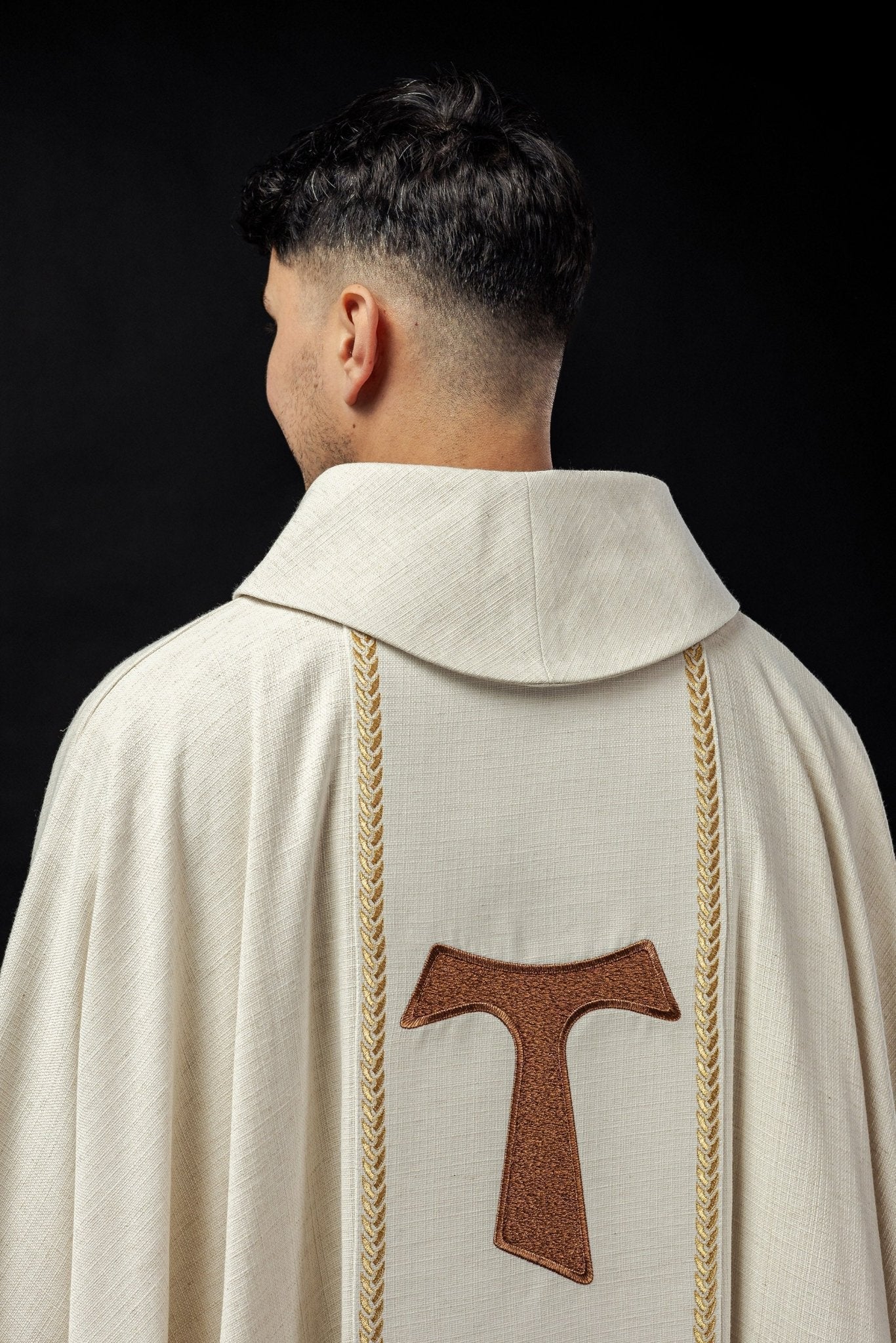 Casula bordada com imagem de São Francisco