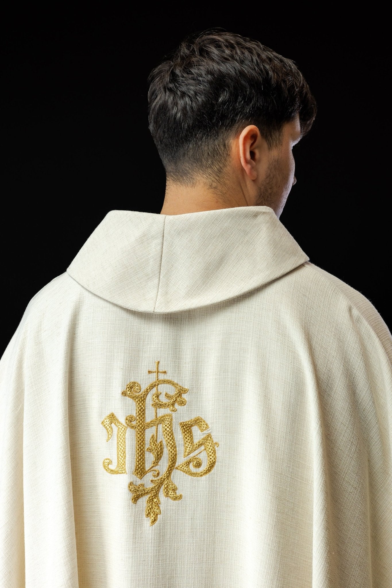 Casula bordada com imagem de São Francisco