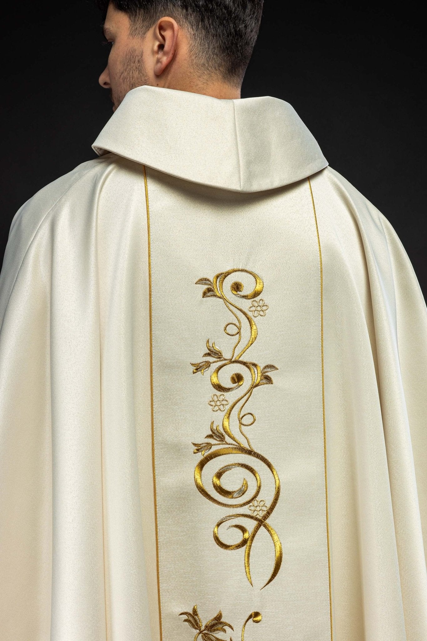 Casula creme com imagem do Sagrado Coração de Jesus