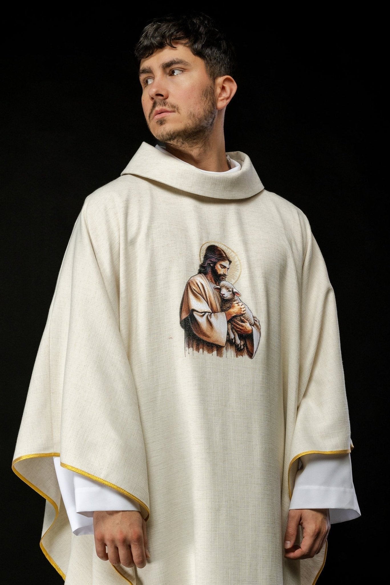 Casula creme com imagem de Jesus Bom Pastor com o Cordeiro