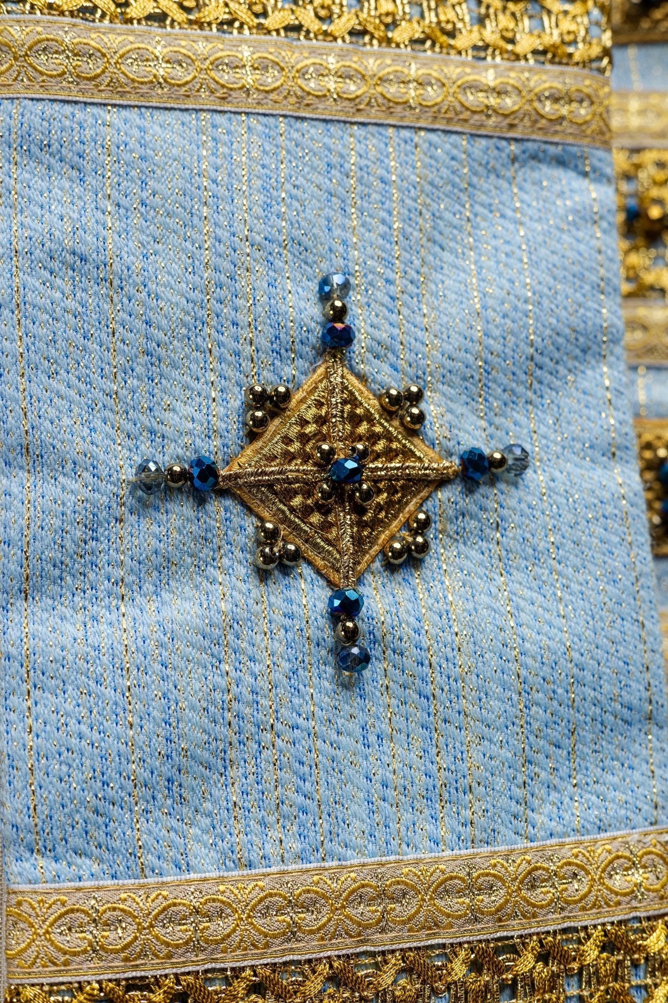 Casula mariana feita à mão com pedras naturais Handmade 7004