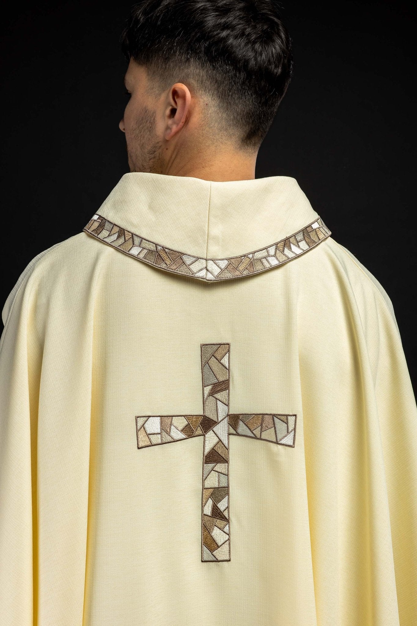 Casula bordada cruz creme