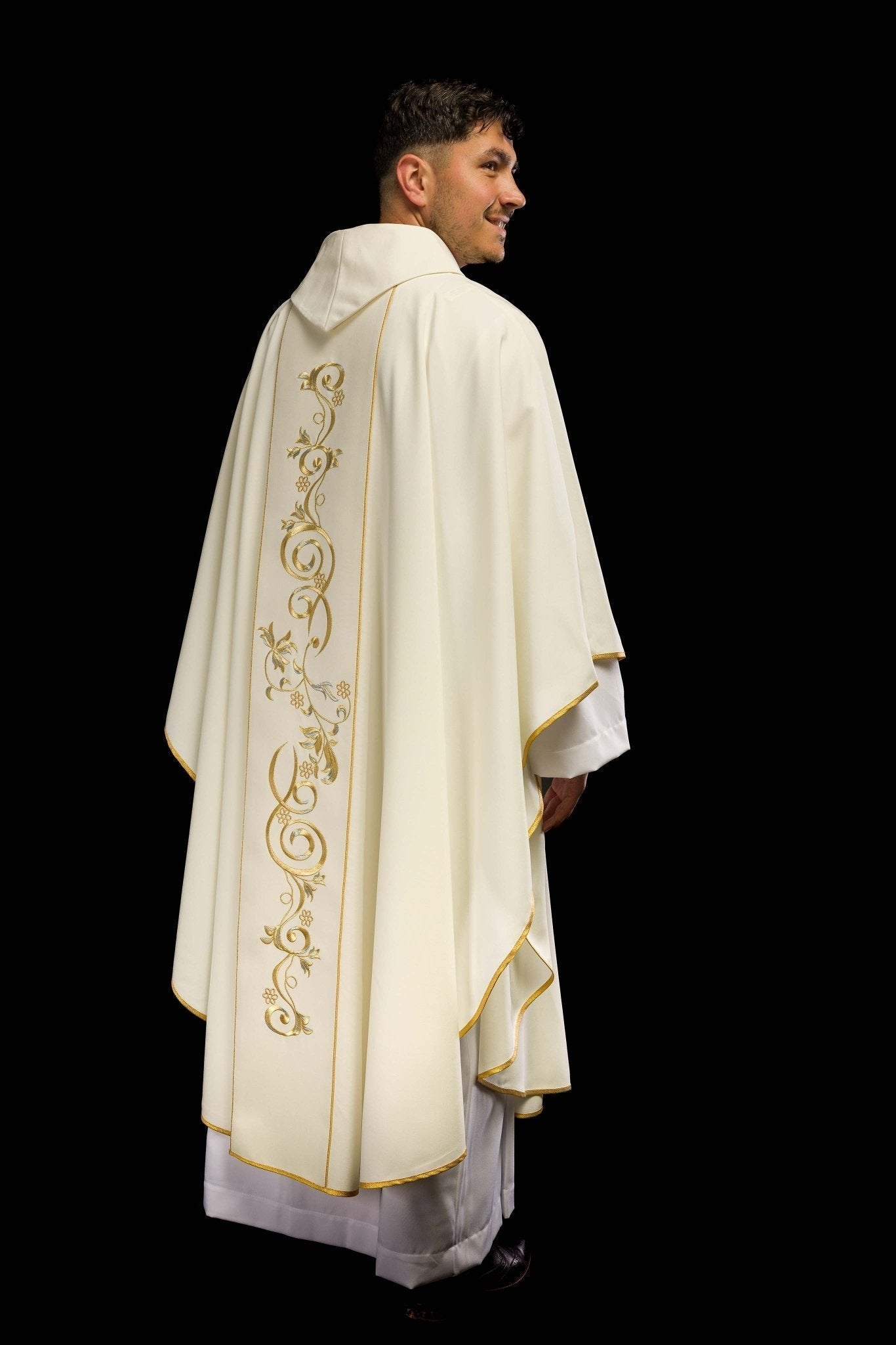 Casula de Casamento com alianças na cor creme