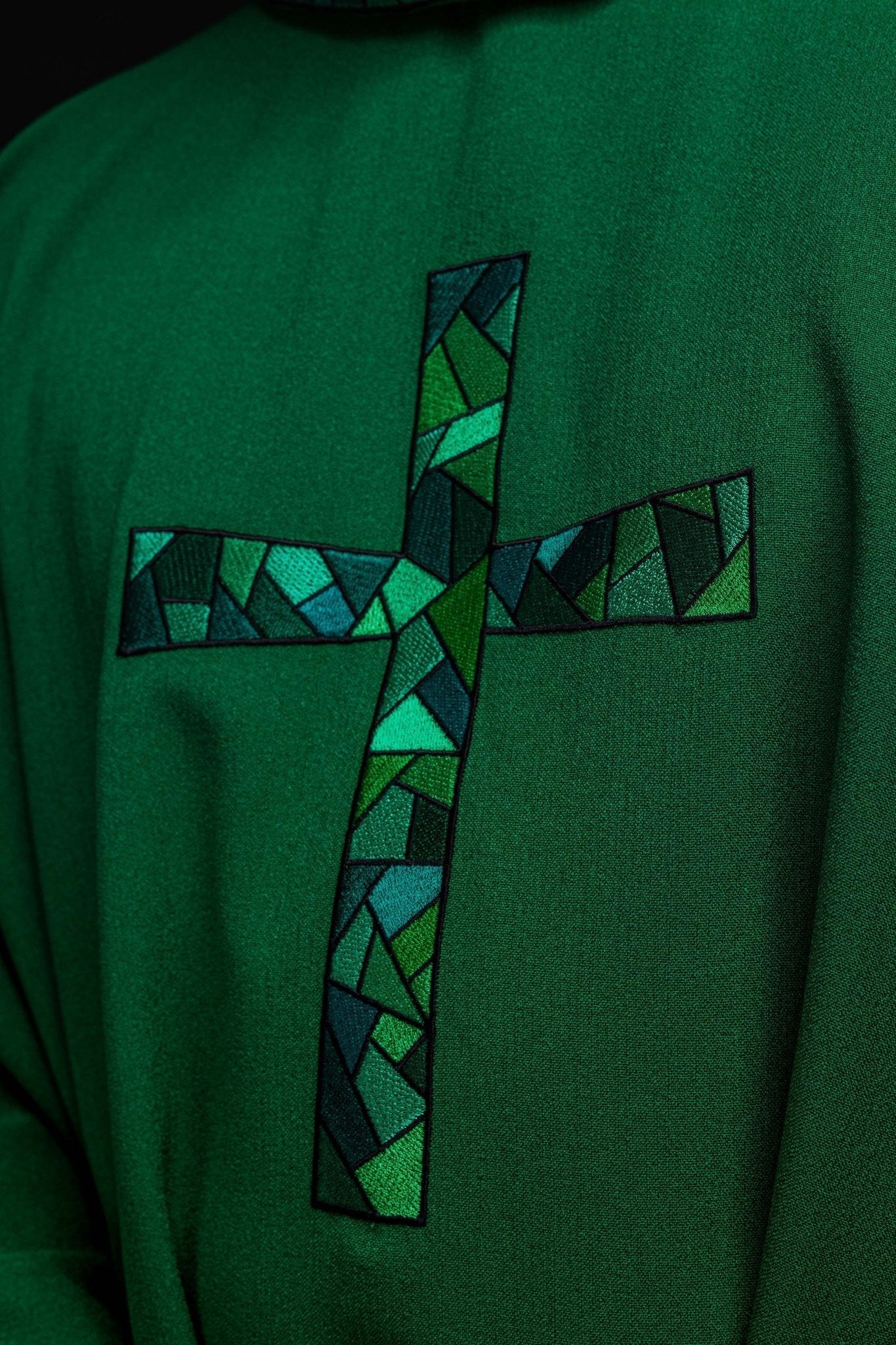 Casula bordada verde com Cruz Mosaico