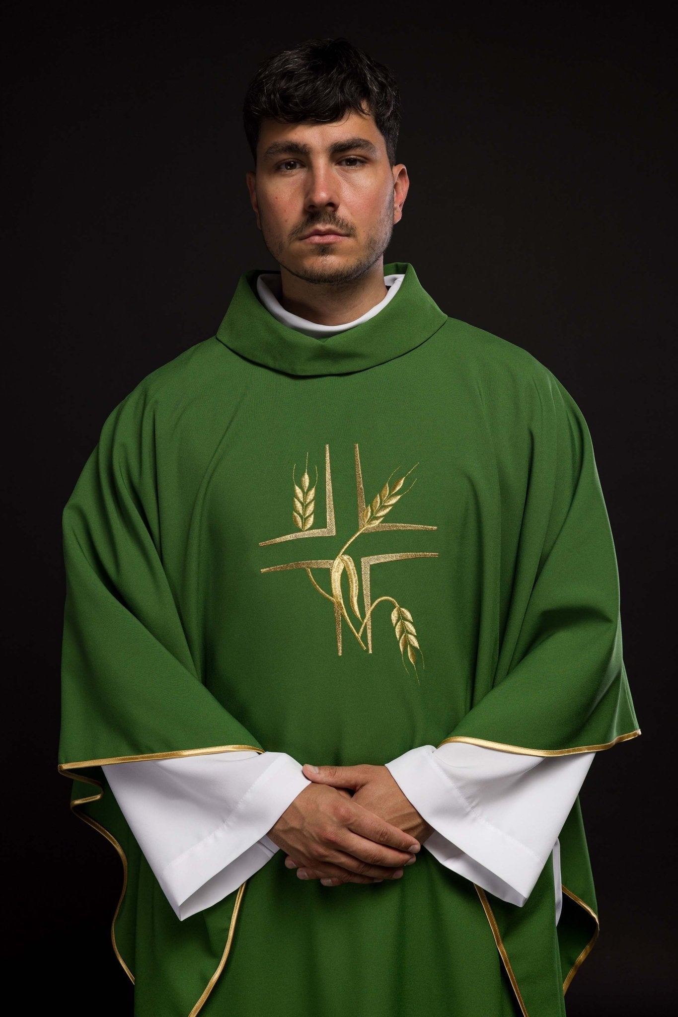 Casula verde com bordado de Cruz e Espigas de Trigo