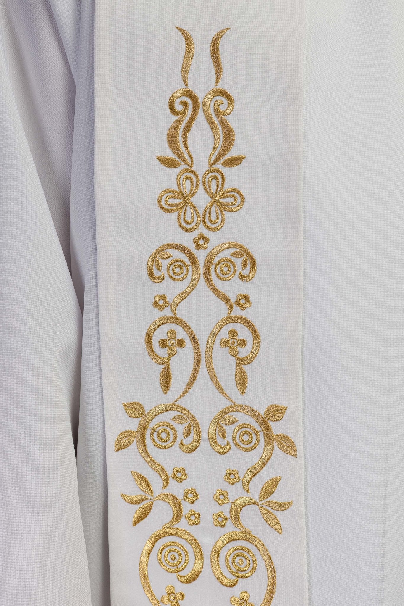 Estola sacerdotal branca bordada com motivo mariano e coroa