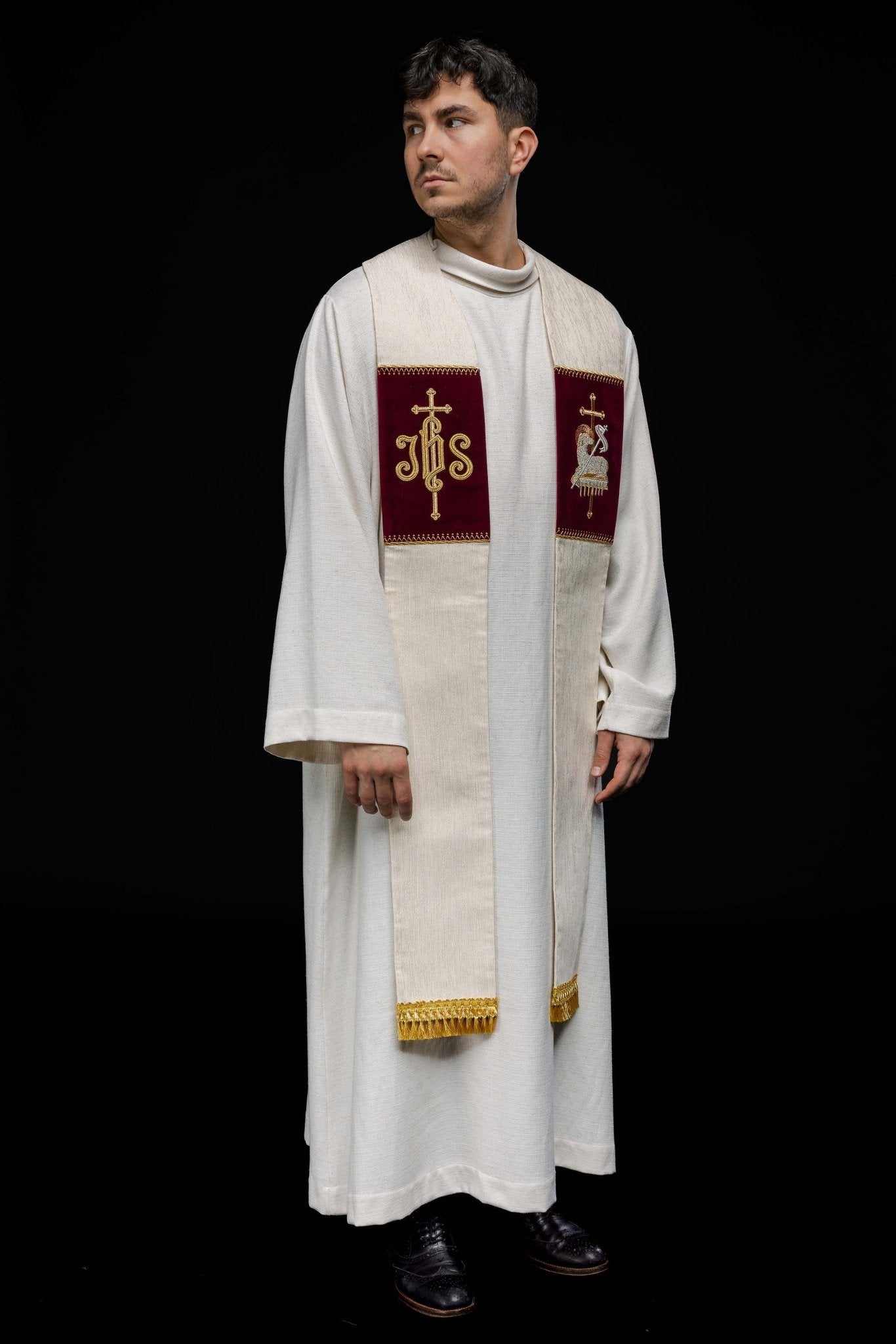 Estola com Cordeiro de Deus bordado e símbolo JHS