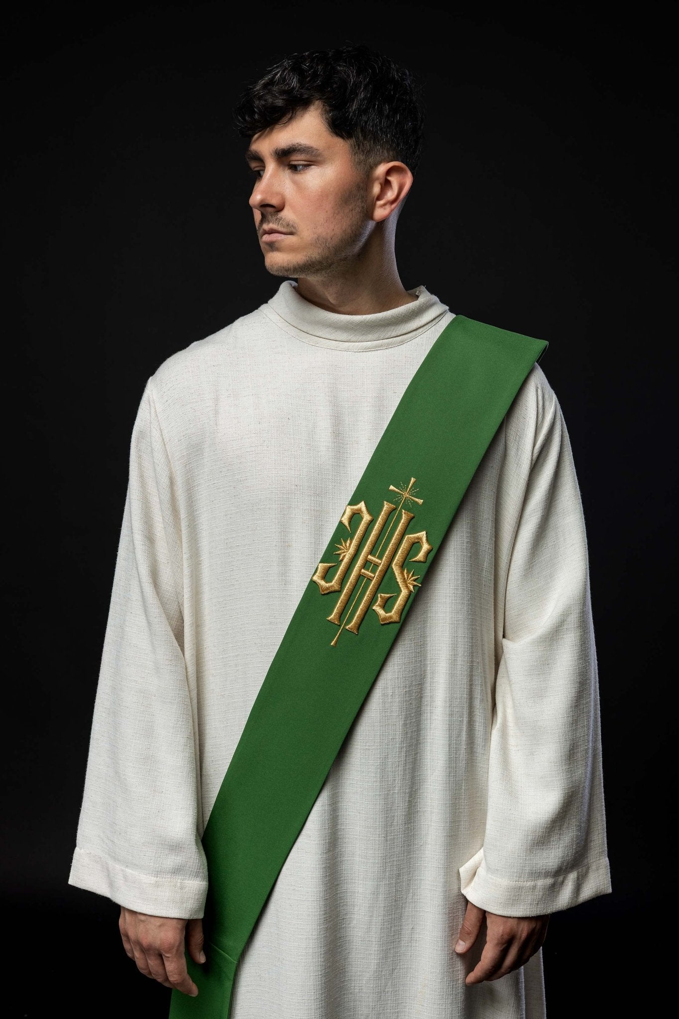 Estola diaconal bordada IHS com Cruz