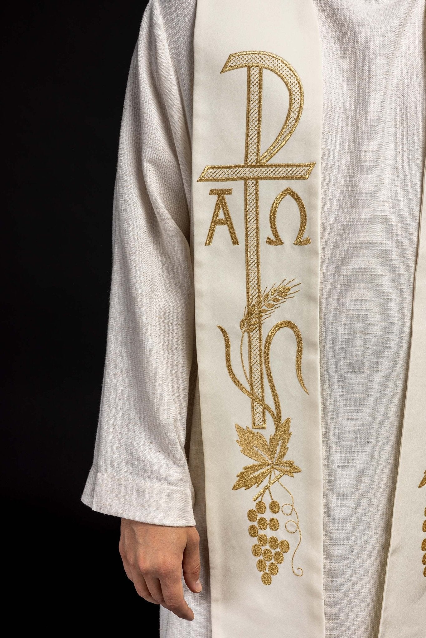 Estola sacerdotal bordada Alfa e Ômega creme