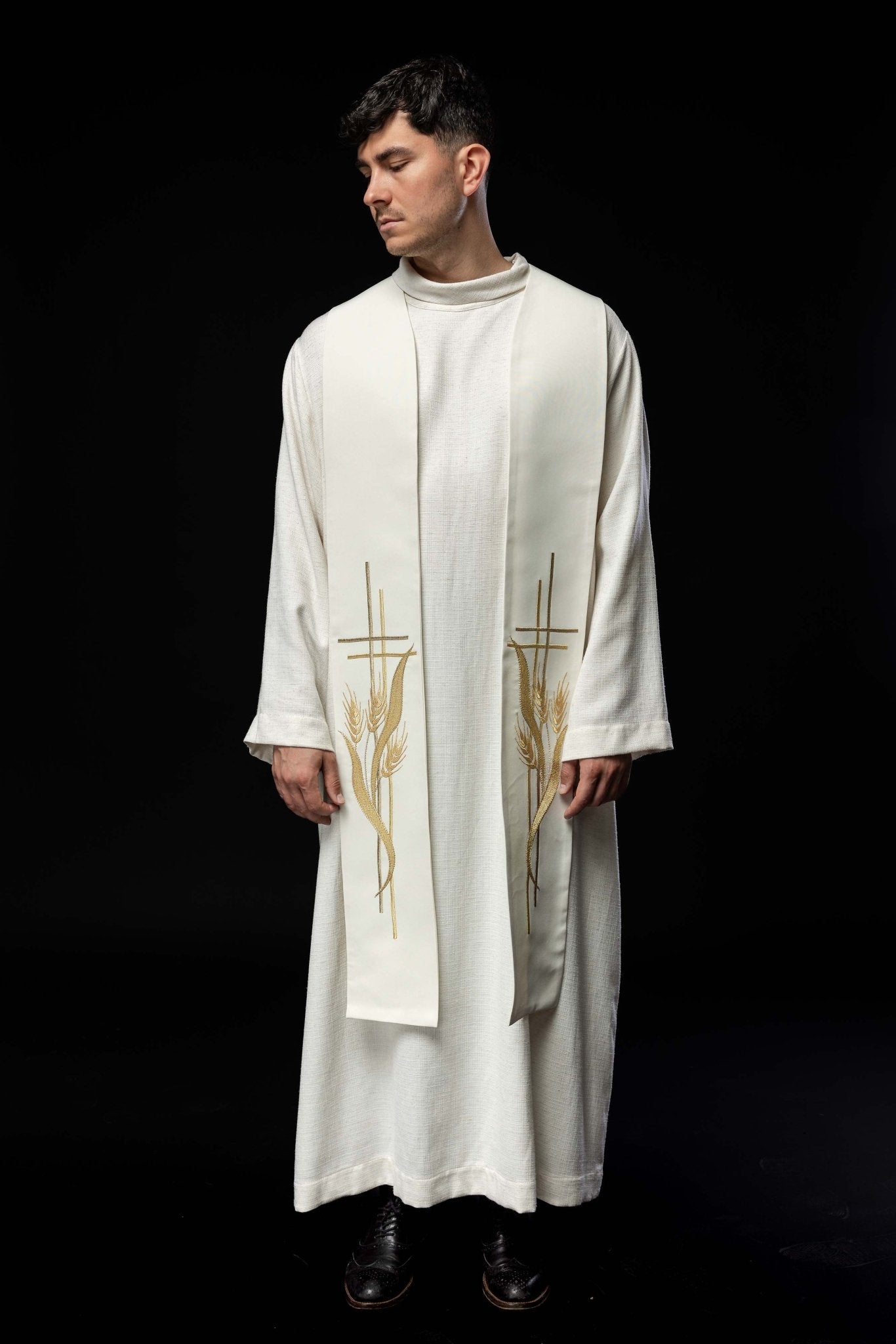 Estola sacerdotal creme com cruz bordada