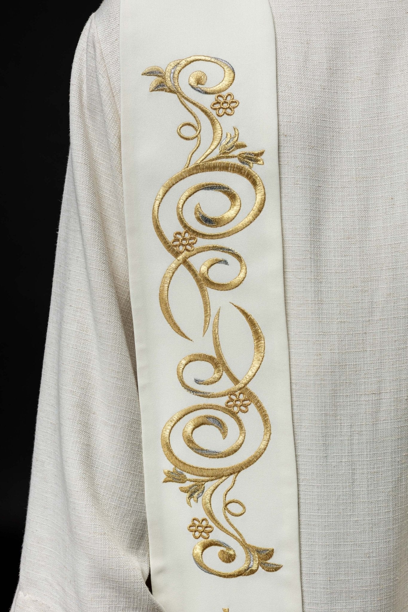 Estola bordada IHS creme
