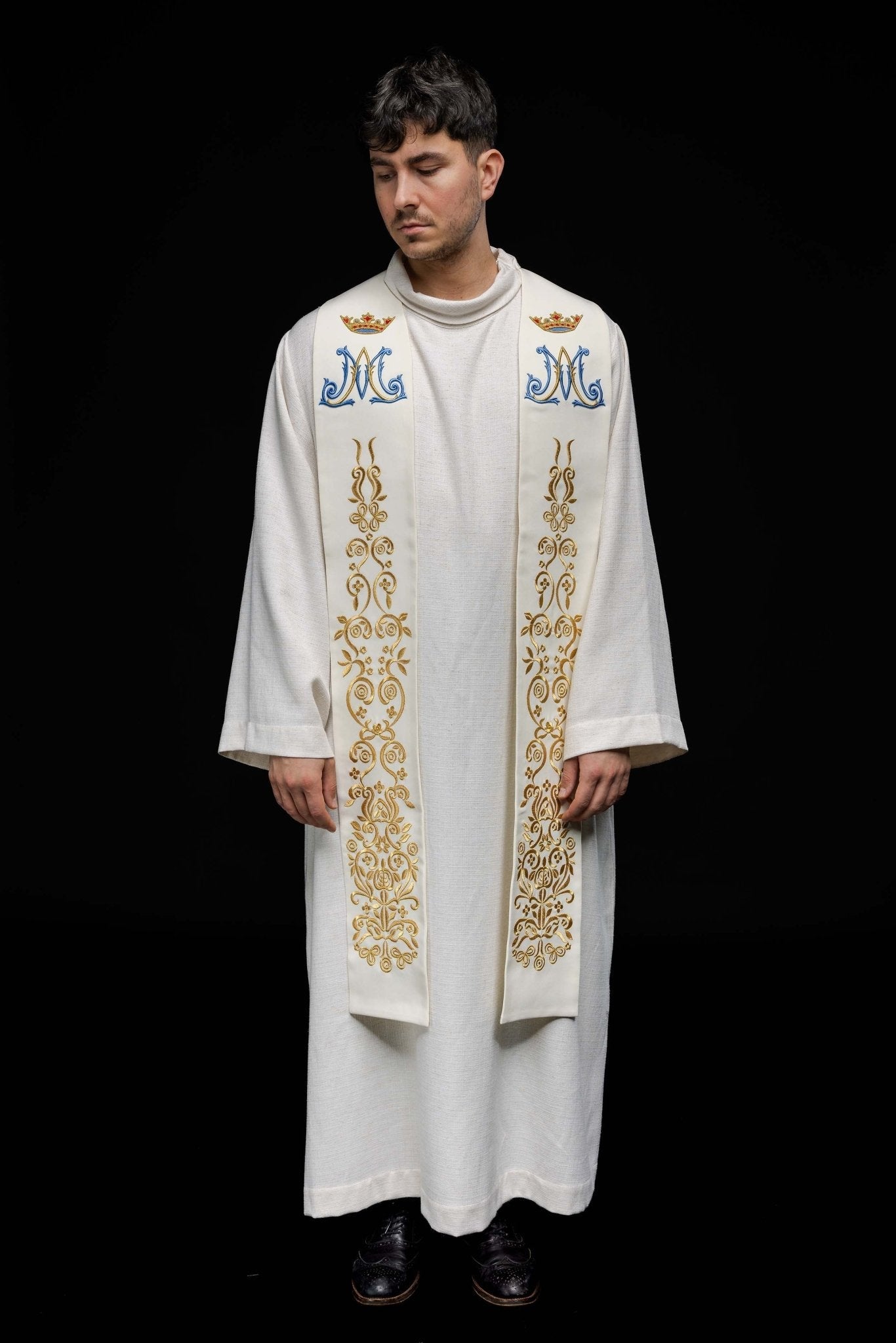 Estola mariana bordada creme