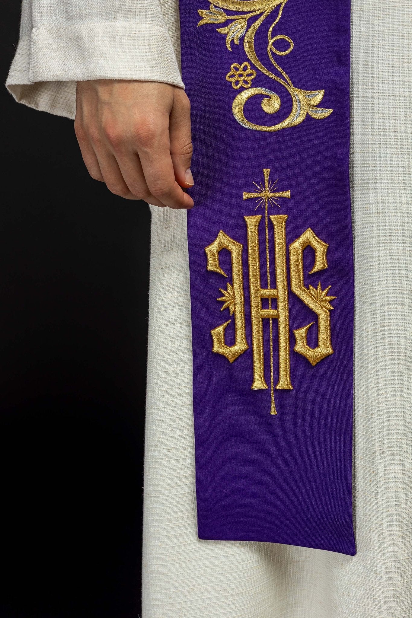 Estola sacerdotal bordada IHS roxa