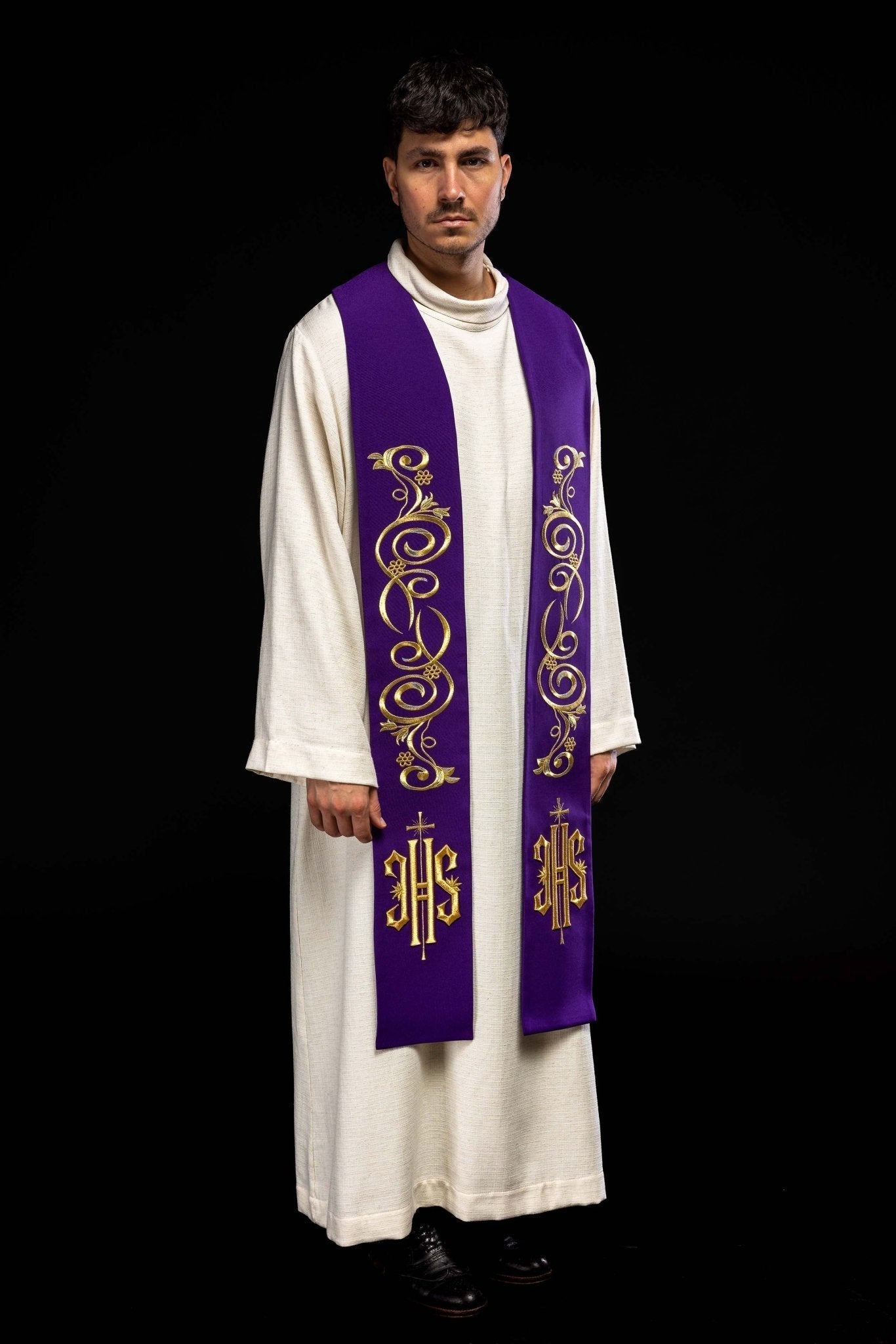 Estola sacerdotal bordada IHS roxa