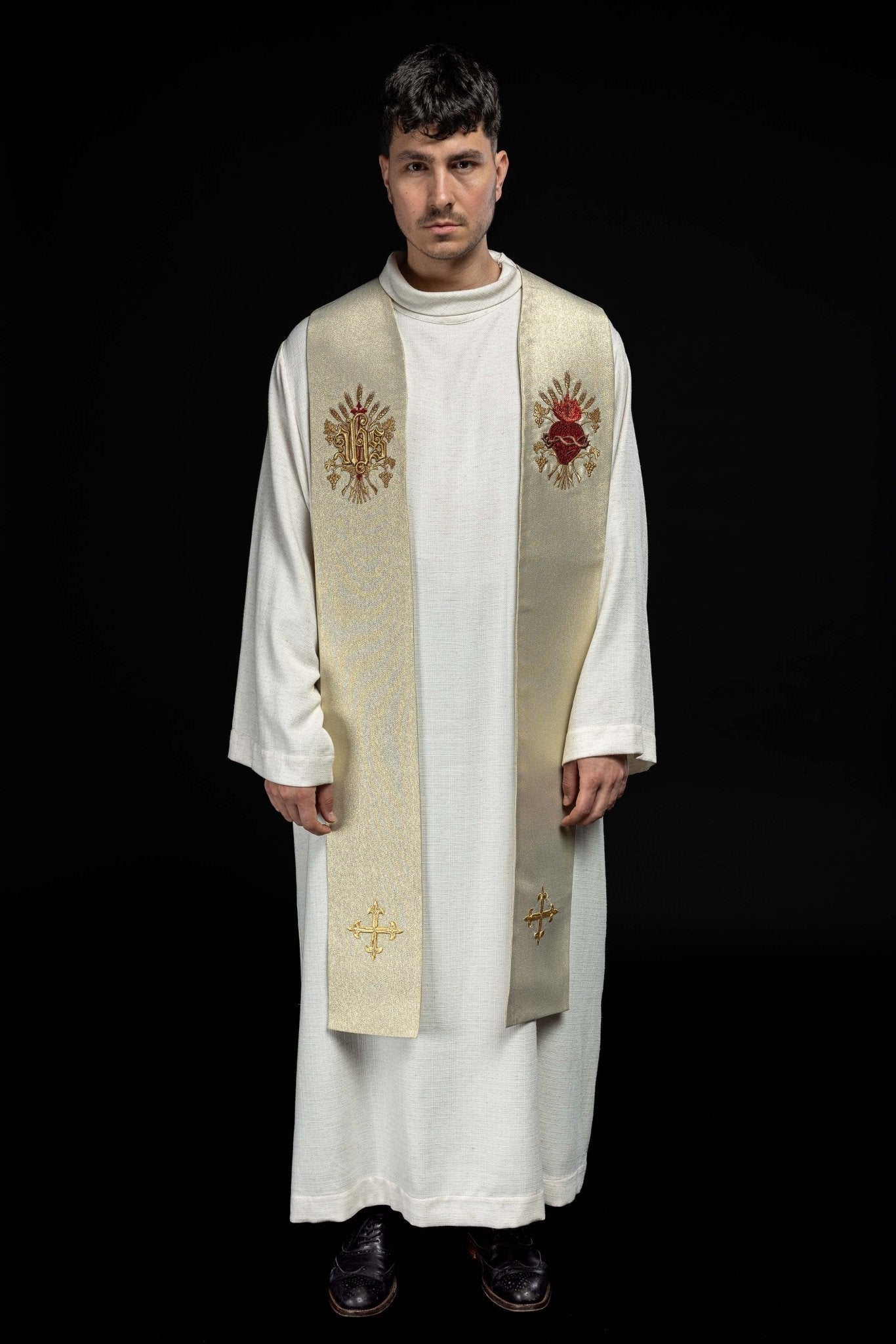 Estola sacerdotal dourada bordada