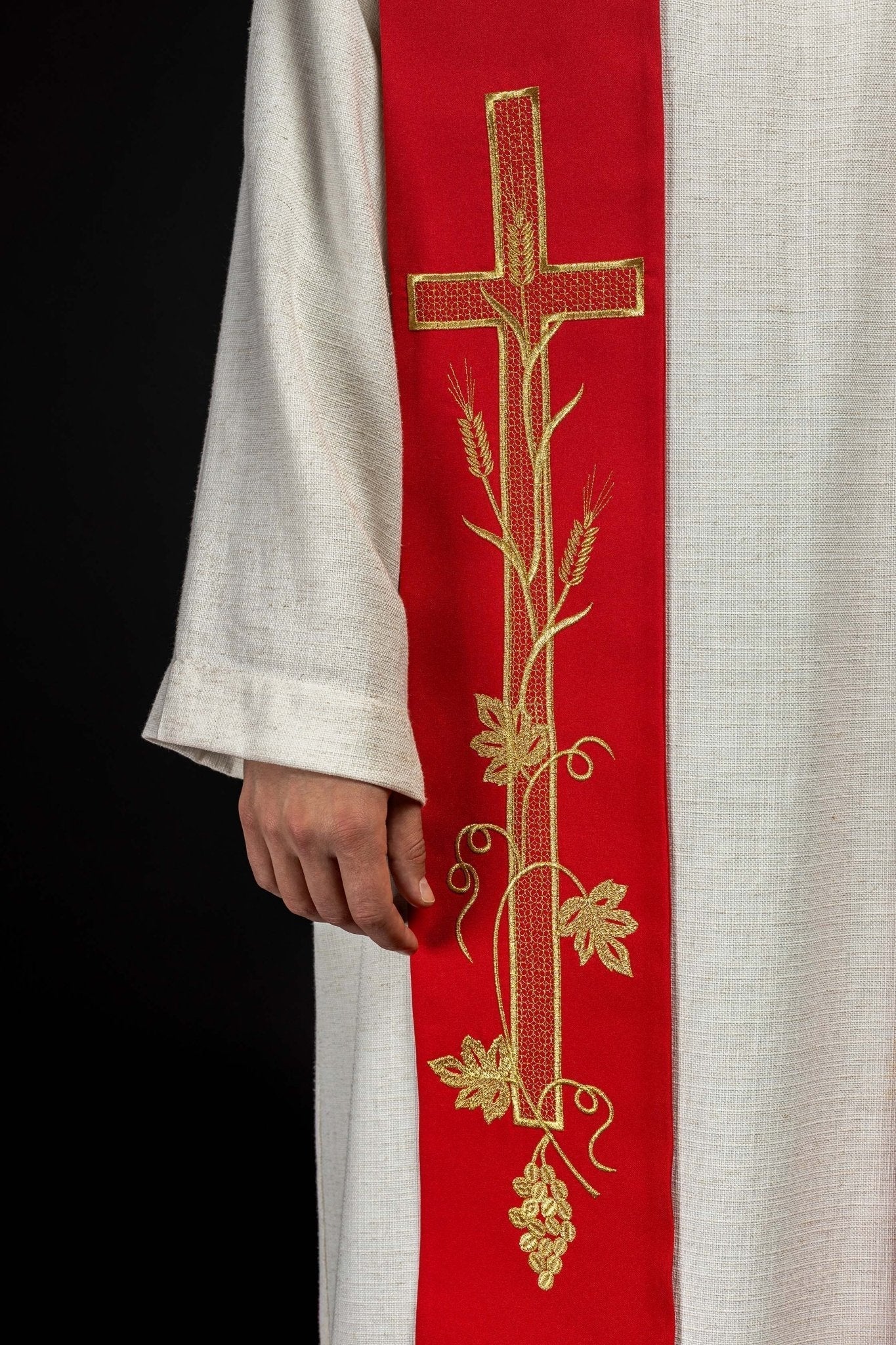 Estola sacerdotal vermelha bordada com Cruz