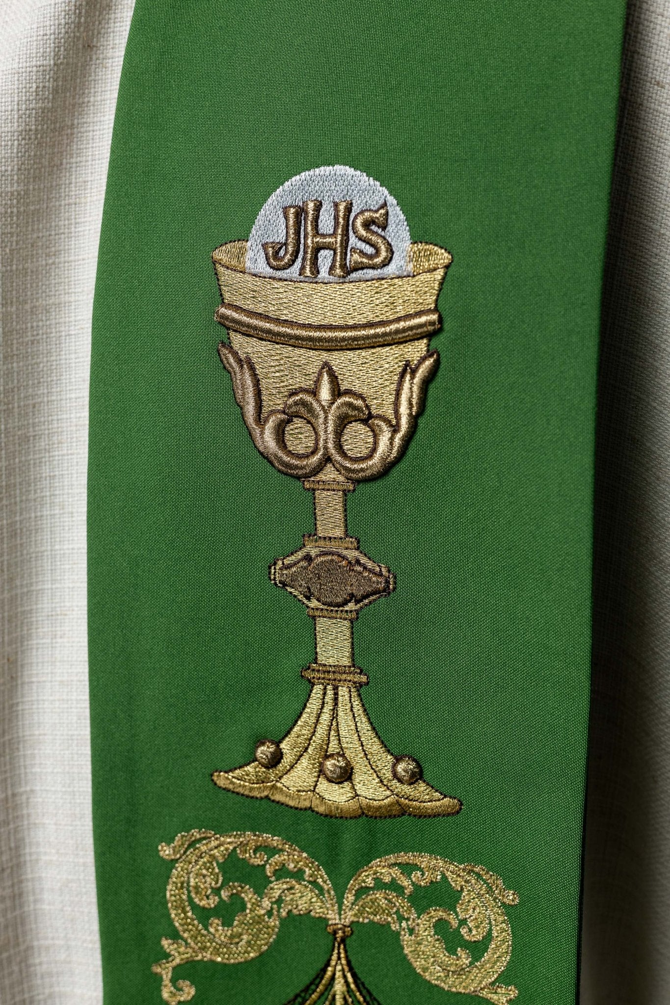 Estola sacerdotal verde cálice IHS