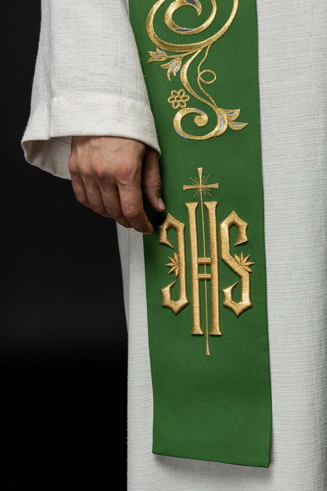 Estola sacerdotal bordada IHS verde