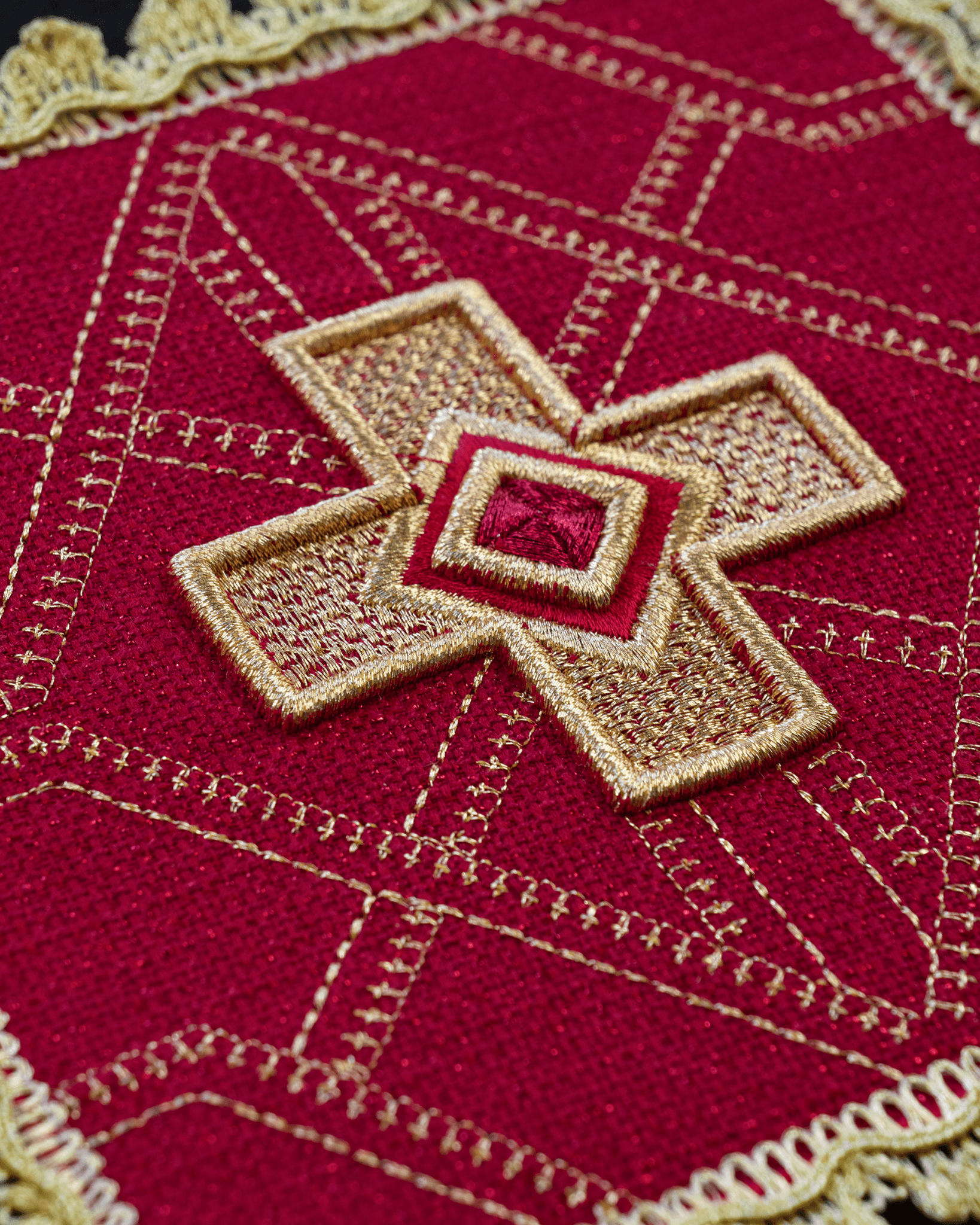 Conjunto de quatro palas com bordado dourado