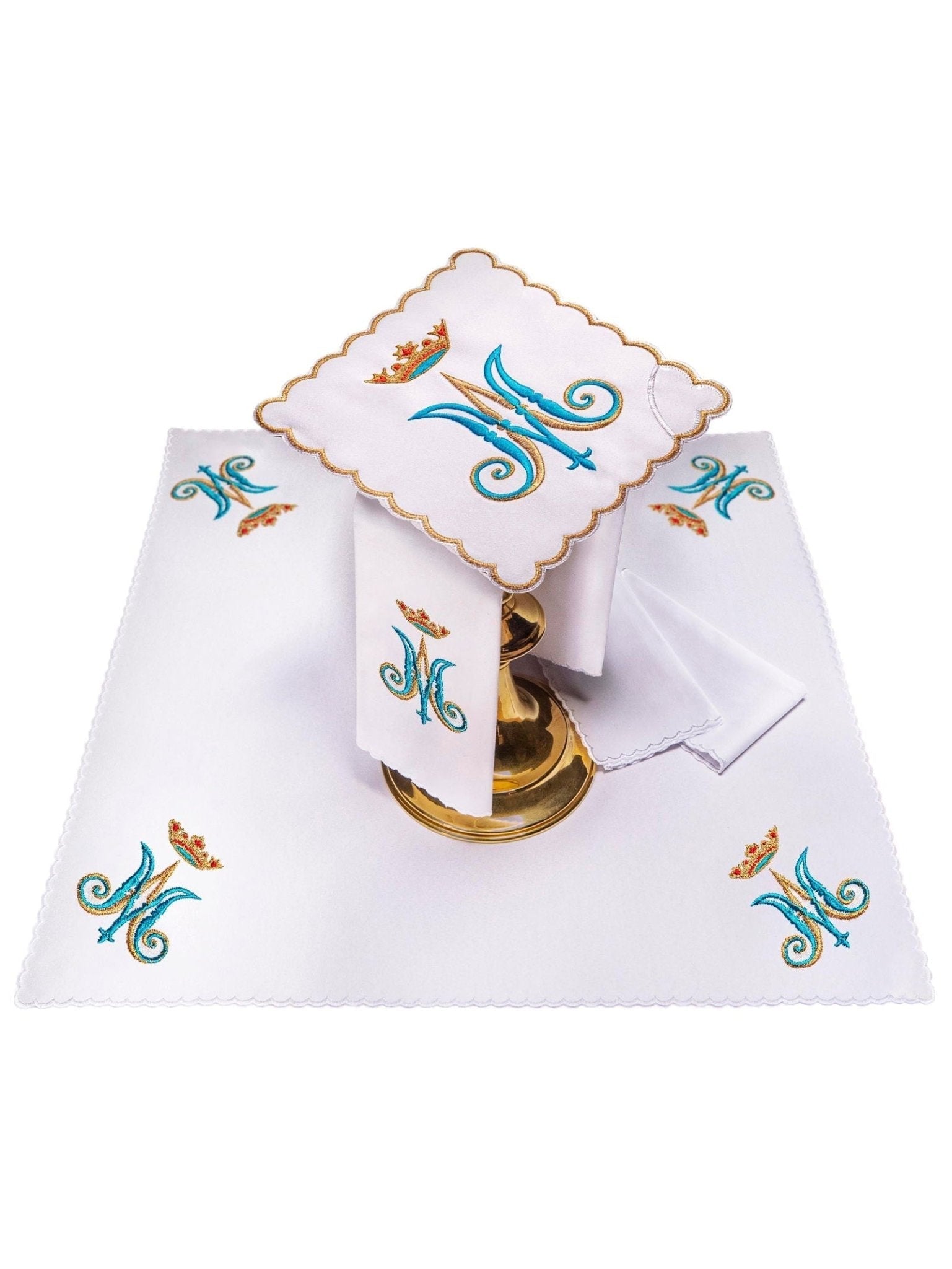 Conjunto de alfaias litúrgicas branco com bordado mariano em azul e dourado