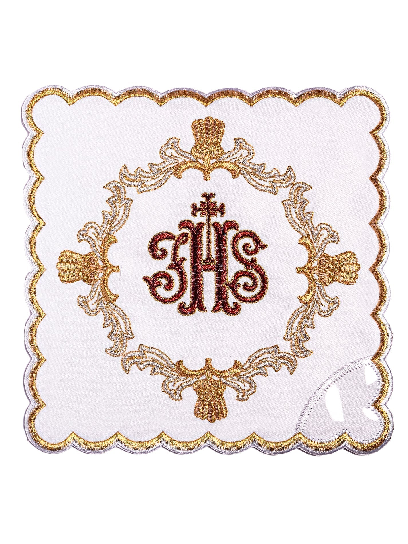 Conjunto de alfaias litúrgicas branco com bordado IHS em vermelho e dourado, incluindo pala, corporal, sanguíneo e manutérgio.