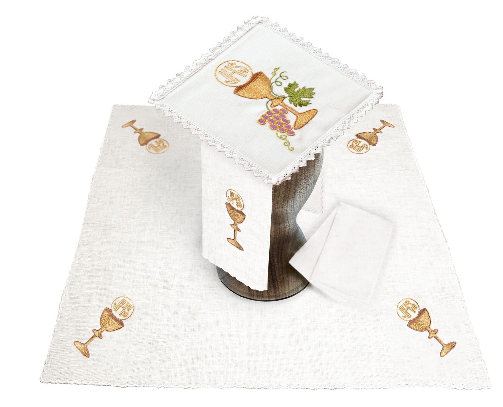 Conjunto de alfaias litúrgicas com bordado de cálice