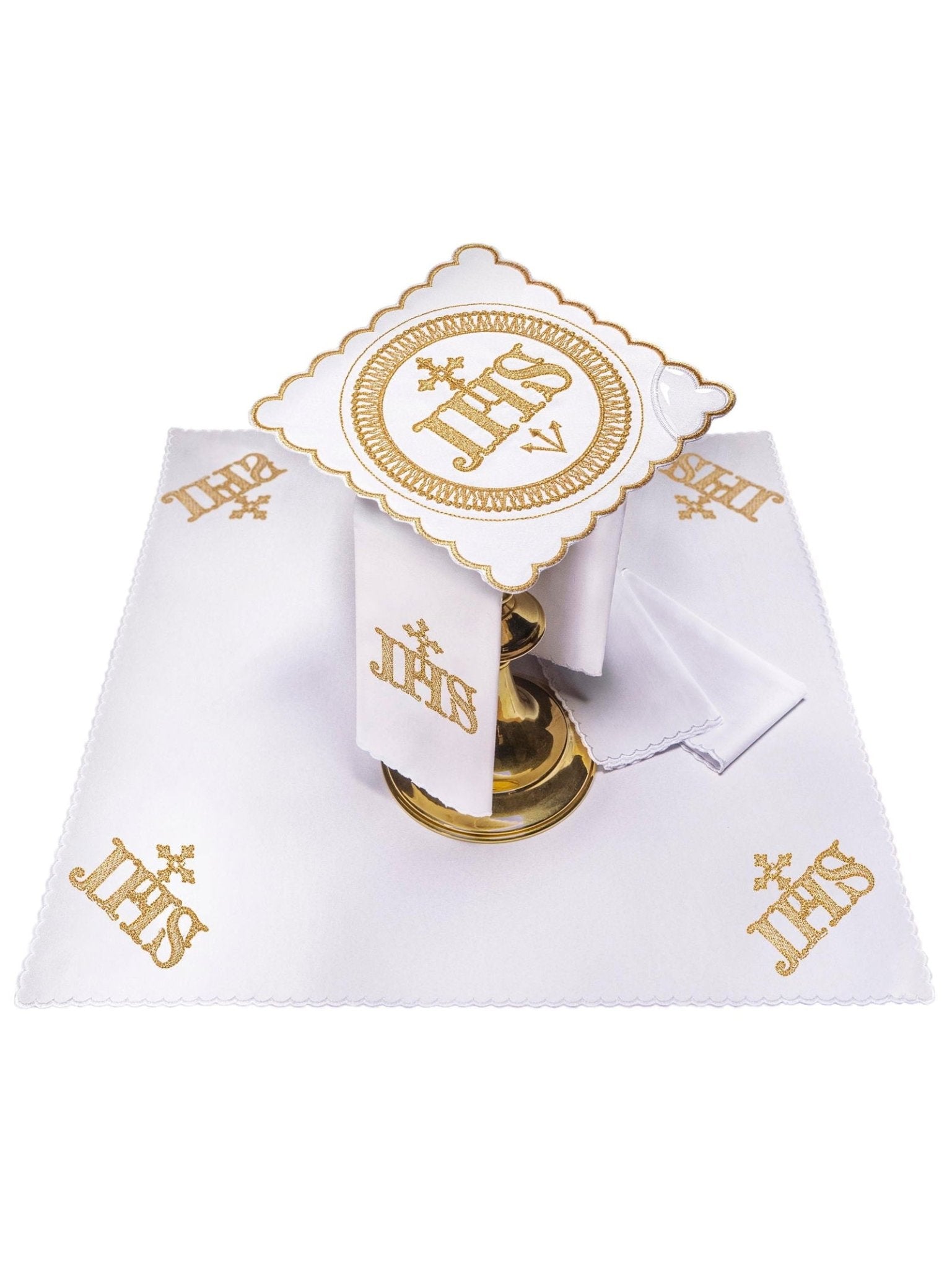 Conjunto de alfaias litúrgicas em linho branco com bordado dourado IHS.