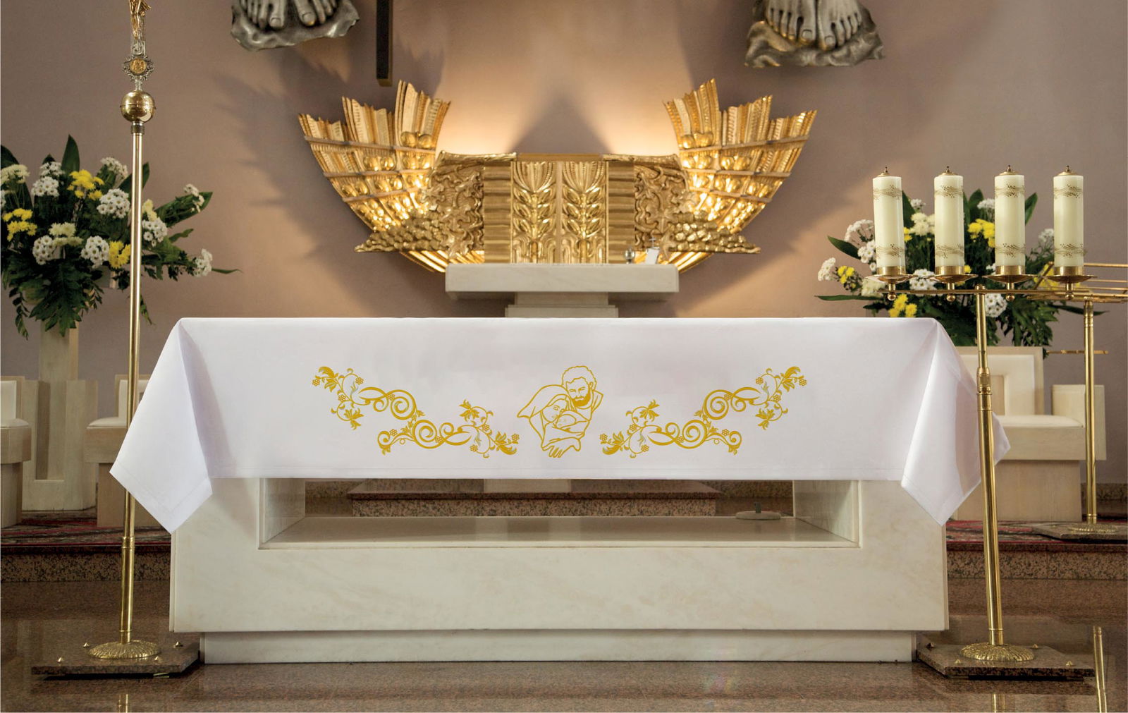 Toalha de altar bordada com a Sagrada Família