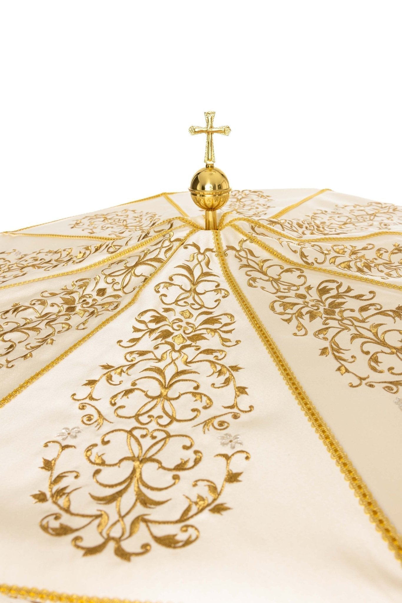 Umbela processional creme com ornamento floral dourado