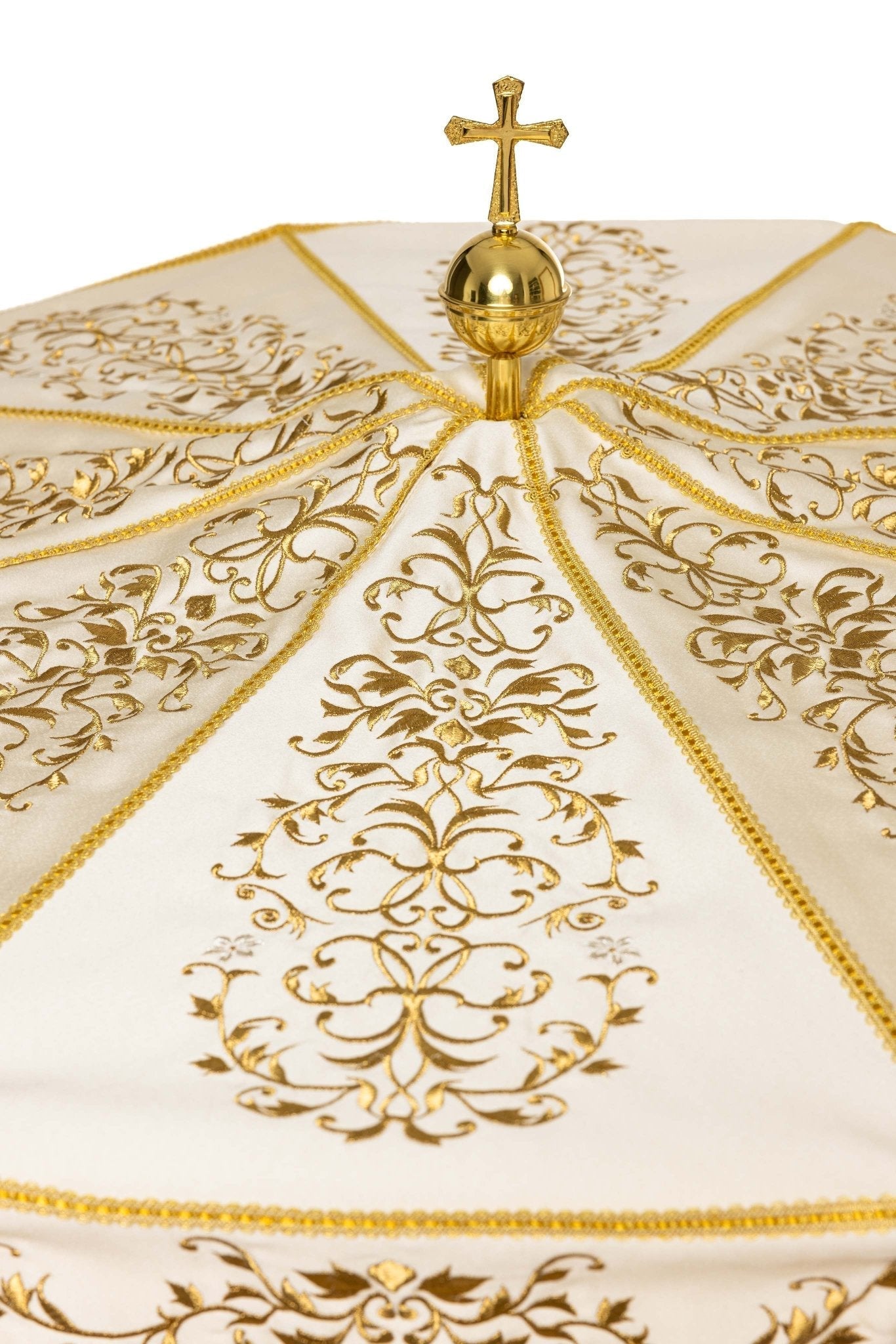 Umbela processional creme com ornamento floral dourado