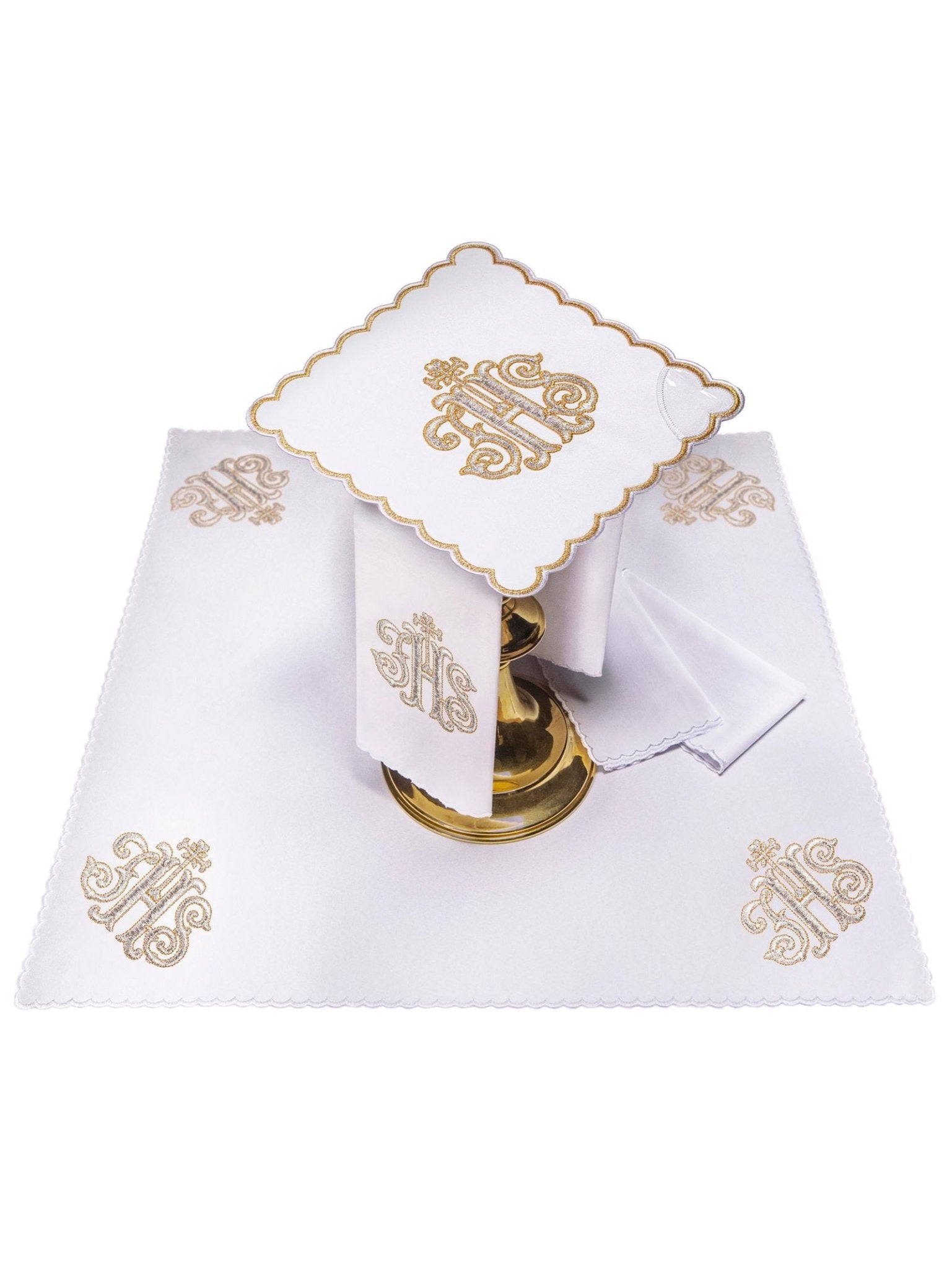 Conjunto de alfaias litúrgicas branco com bordado dourado IHS