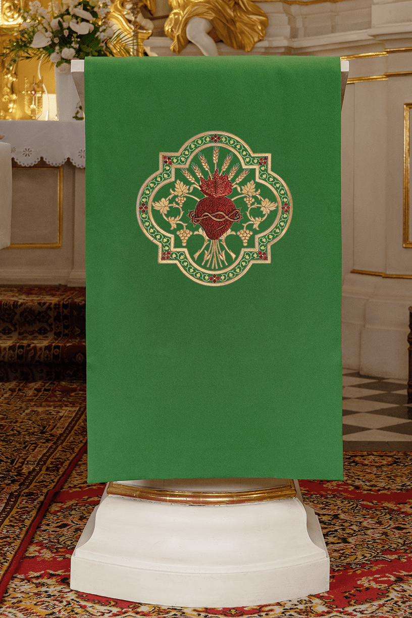 Pano de ambão verde bordado Sagrado Coração de Jesus Cristo